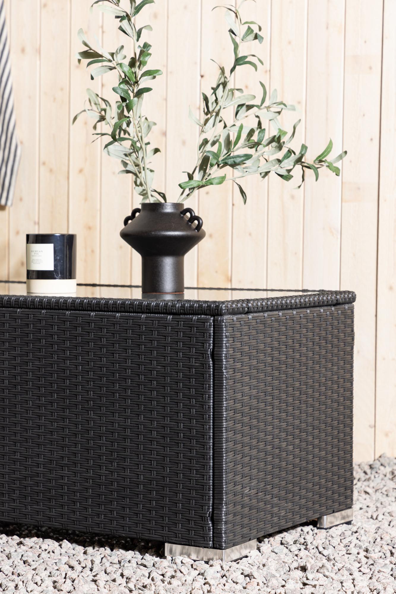Venture Home London Sofatisch: Zeitloses Design mit Glasakzenten.