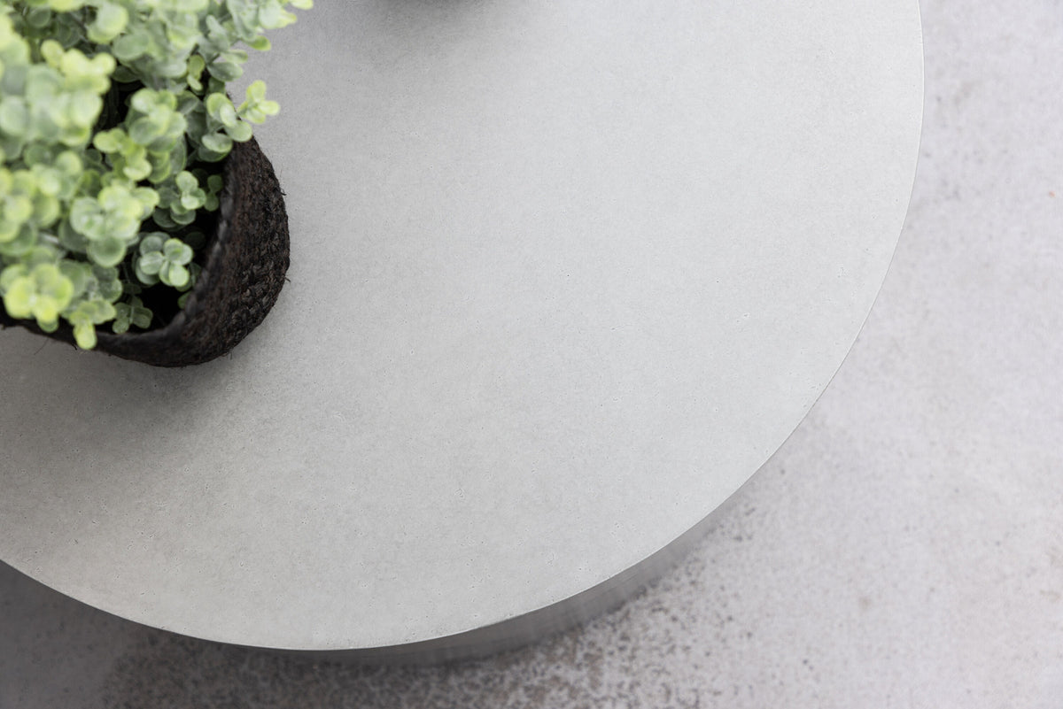 Lissabon Beistelltisch in Grau präsentiert im Onlineshop von KAQTU Design AG. Beistelltisch Outdoor ist von Venture Home