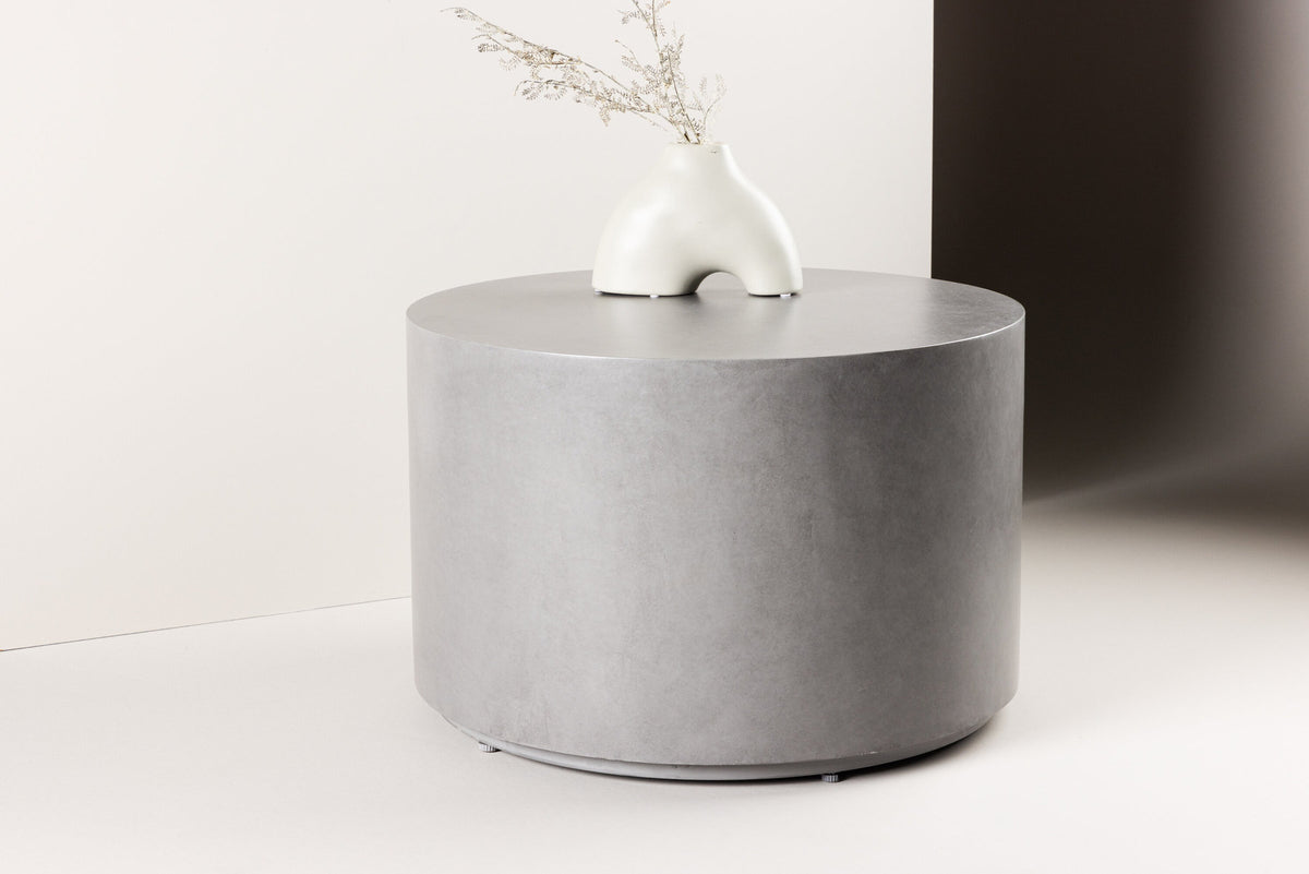 Lissabon Beistelltisch in Grau präsentiert im Onlineshop von KAQTU Design AG. Beistelltisch Outdoor ist von Venture Home