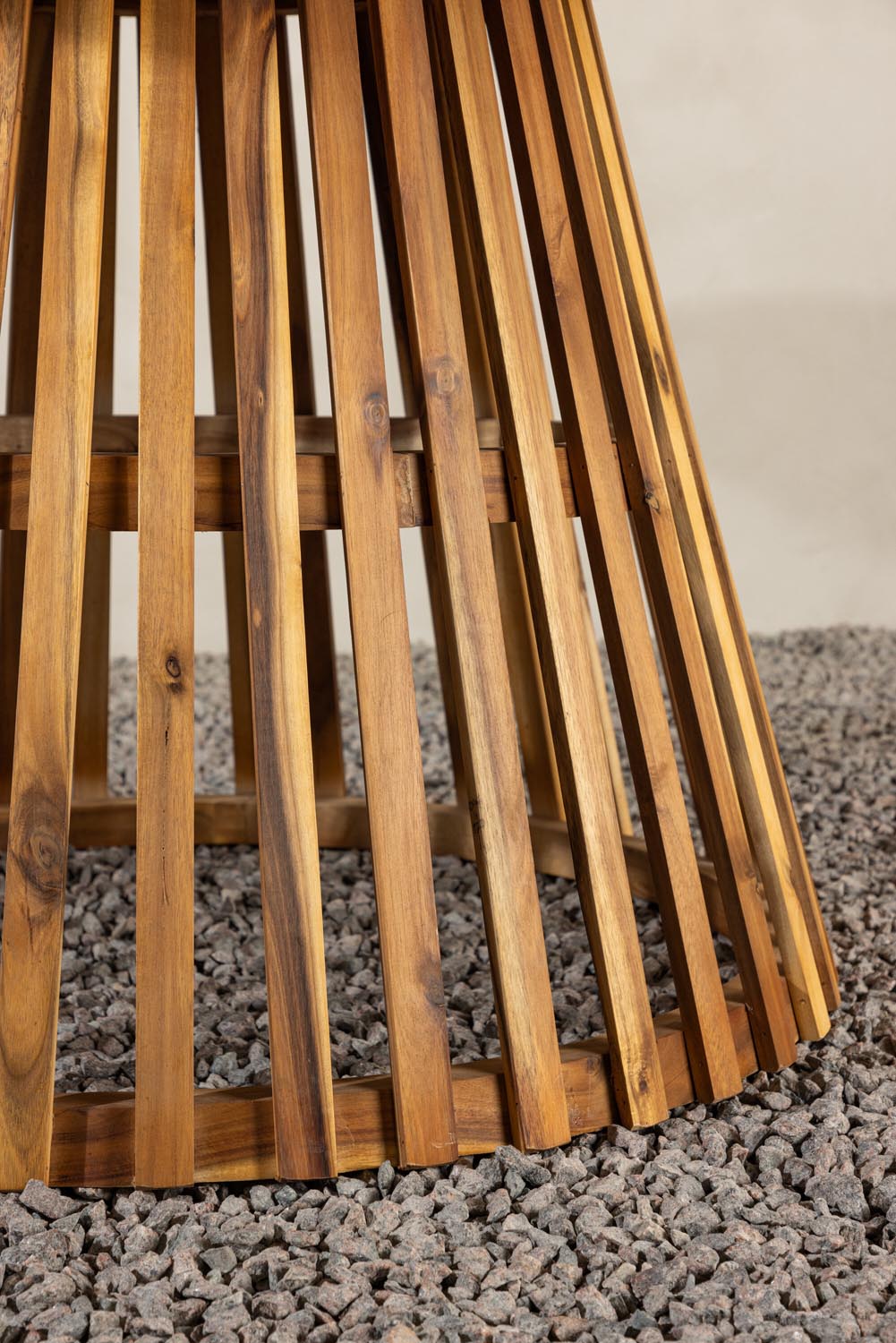 Tucumán Gartentisch rund in Natur präsentiert im Onlineshop von KAQTU Design AG. Gartentisch ist von Venture Home