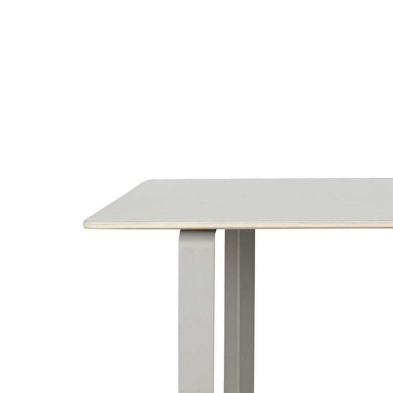 70/70 Tisch in Grau / Grau präsentiert im Onlineshop von KAQTU Design AG. Esstisch ist von Muuto