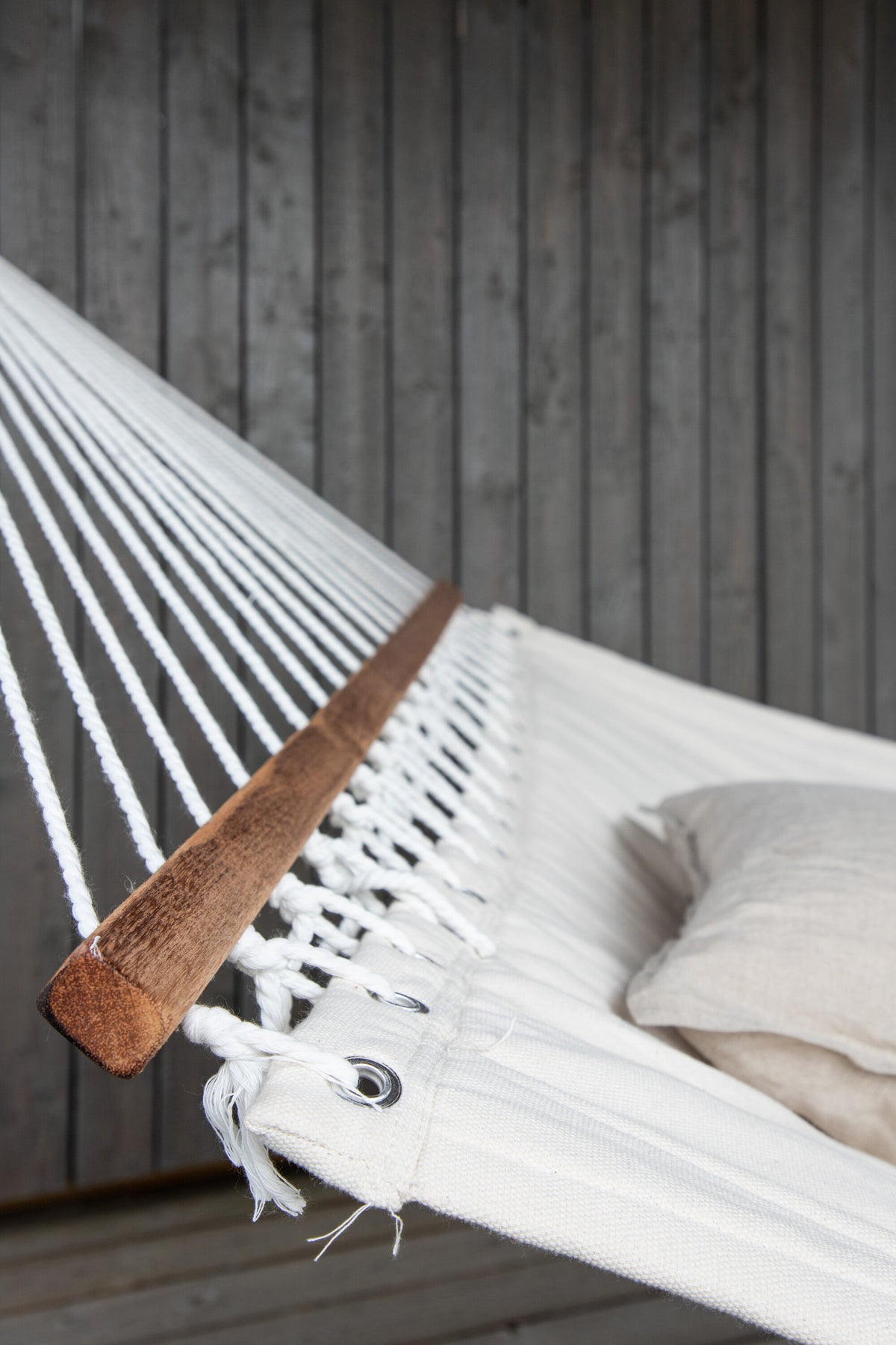 Marbella Hängematte in Cremefarben präsentiert im Onlineshop von KAQTU Design AG. Hängematte ist von Venture Home