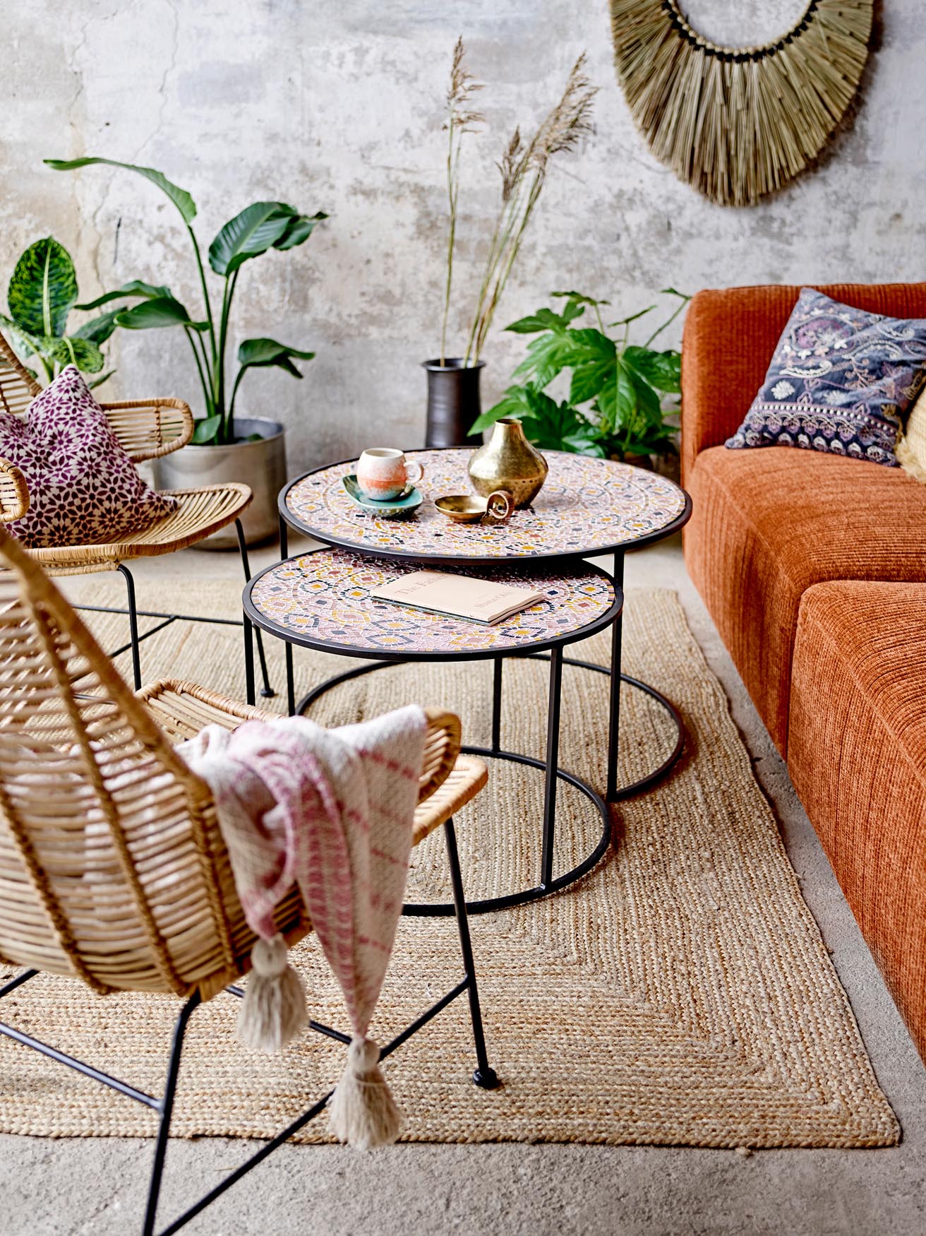 Paula Tasse in Orange: Handgefertigtes Steingut von Bloomingville.