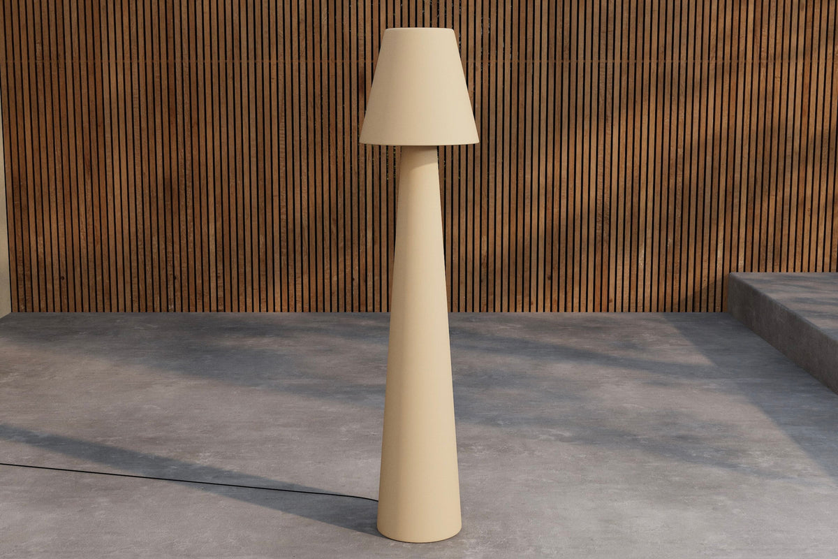 Stehlampe Stratford in Beige präsentiert im Onlineshop von KAQTU Design AG. Stehleuchte ist von Venture Home
