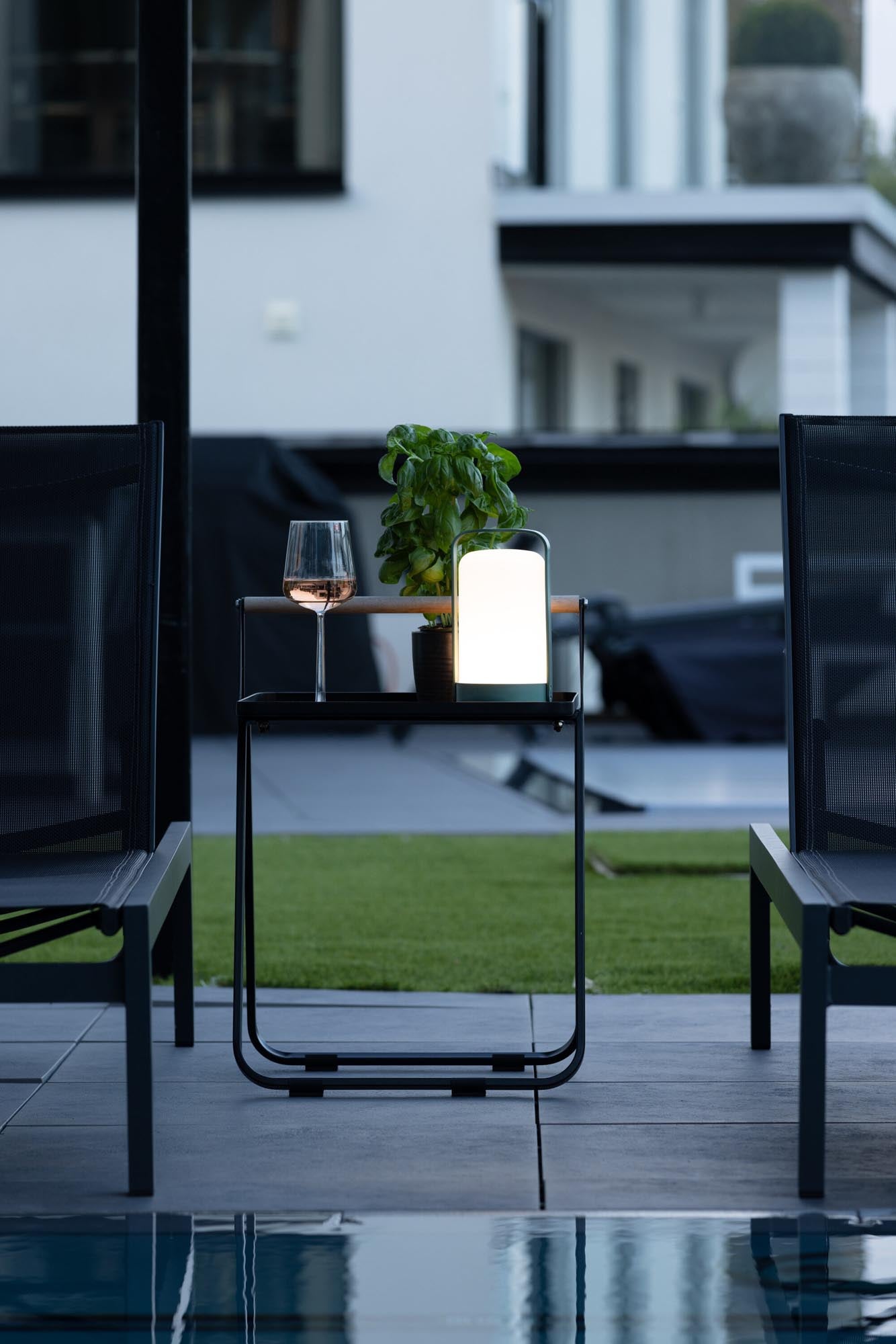 Fern Tischleuchte: Skandinavisches Design trifft auf Funktionalität.