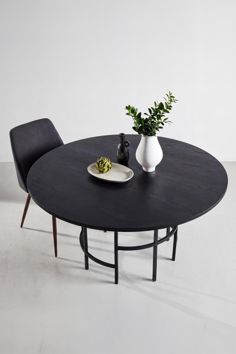 Copenhagen Round Esstisch in Schwarz präsentiert im Onlineshop von KAQTU Design AG. Gartentisch ist von Venture Home