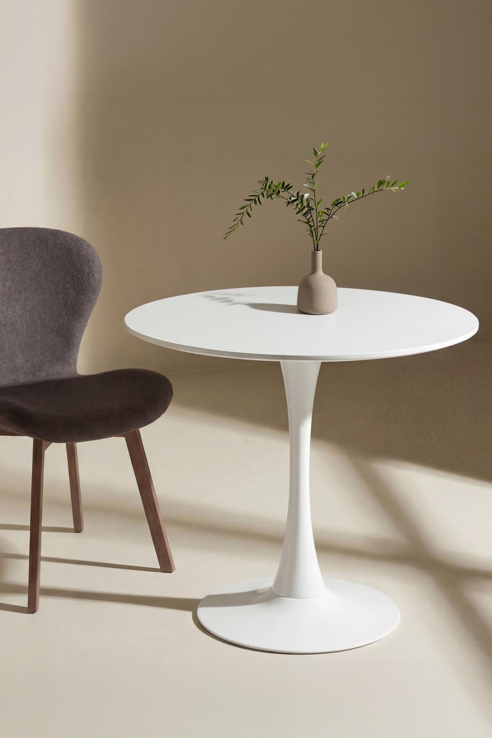 Hamden runder Esstisch in Weiss präsentiert im Onlineshop von KAQTU Design AG. Gartentisch ist von Venture Home