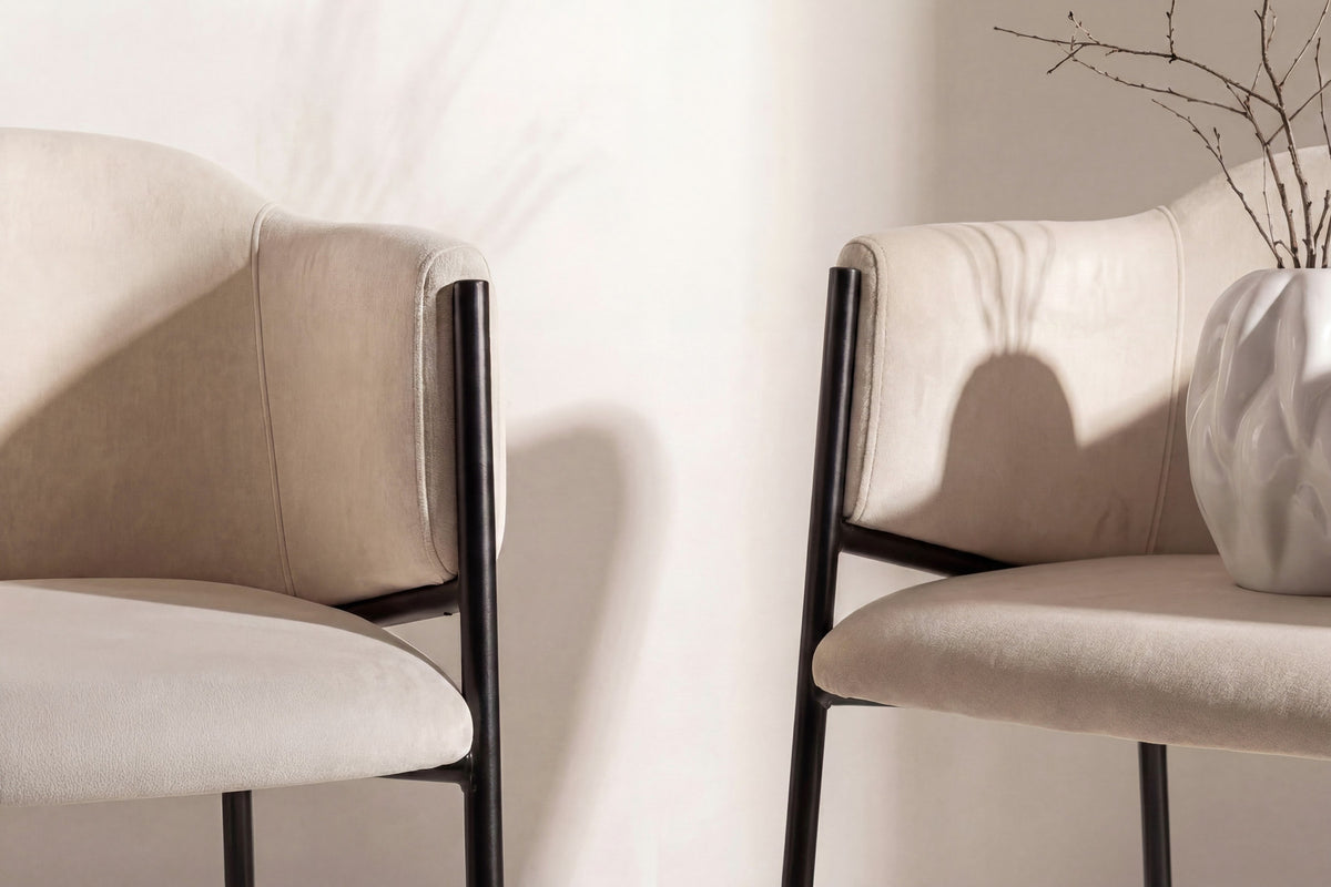 Evelina Esszimmerstuhl in Beige präsentiert im Onlineshop von KAQTU Design AG. Stuhl ist von Venture Home