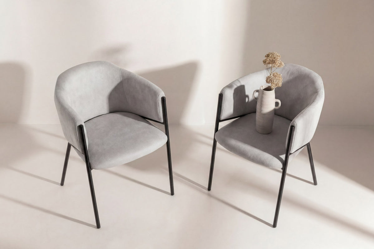 Evelina Esszimmerstuhl in Hellgrau präsentiert im Onlineshop von KAQTU Design AG. Gartenstuhl mit Armlehnen ist von Venture Home