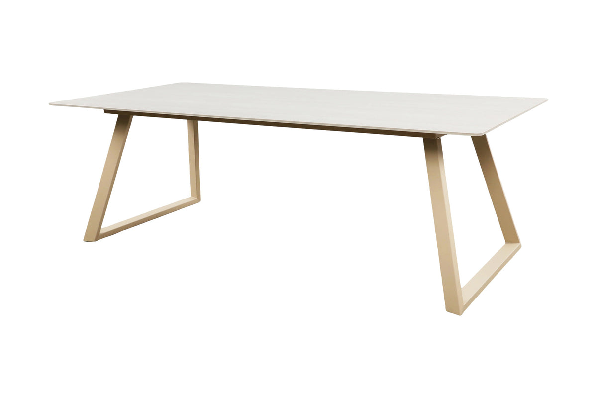 Estelle Rechteckiger Esstisch in Beige präsentiert im Onlineshop von KAQTU Design AG. Esstisch ist von Venture Home