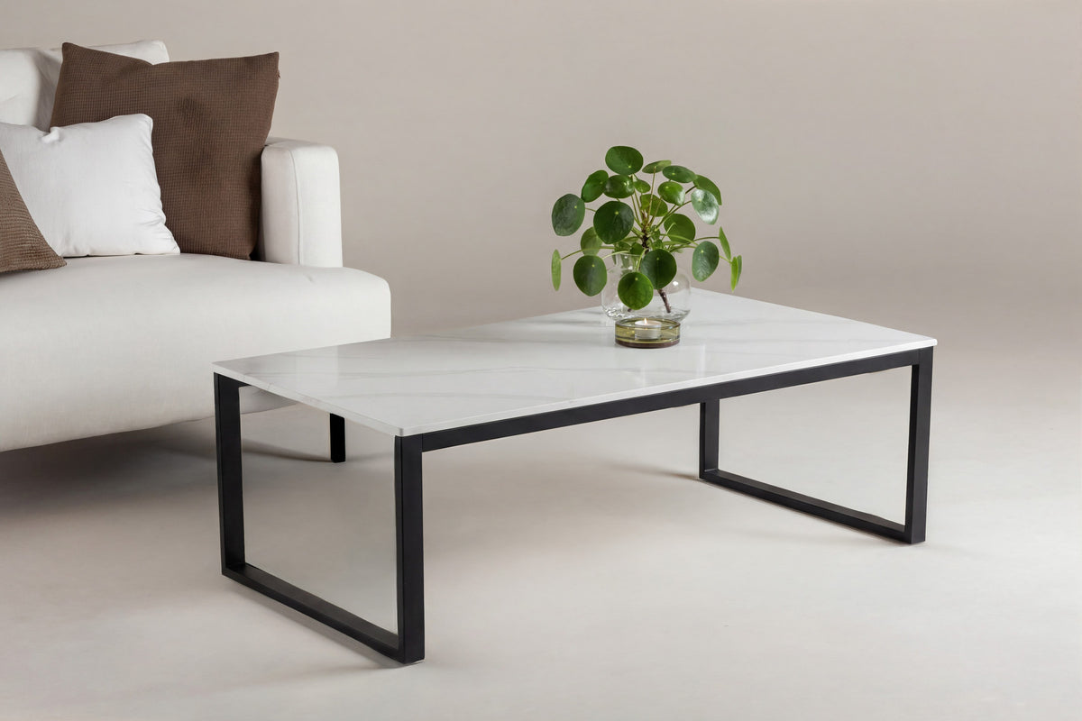 Estelle Couchtisch in Weiss präsentiert im Onlineshop von KAQTU Design AG. Couchtisch ist von Venture Home