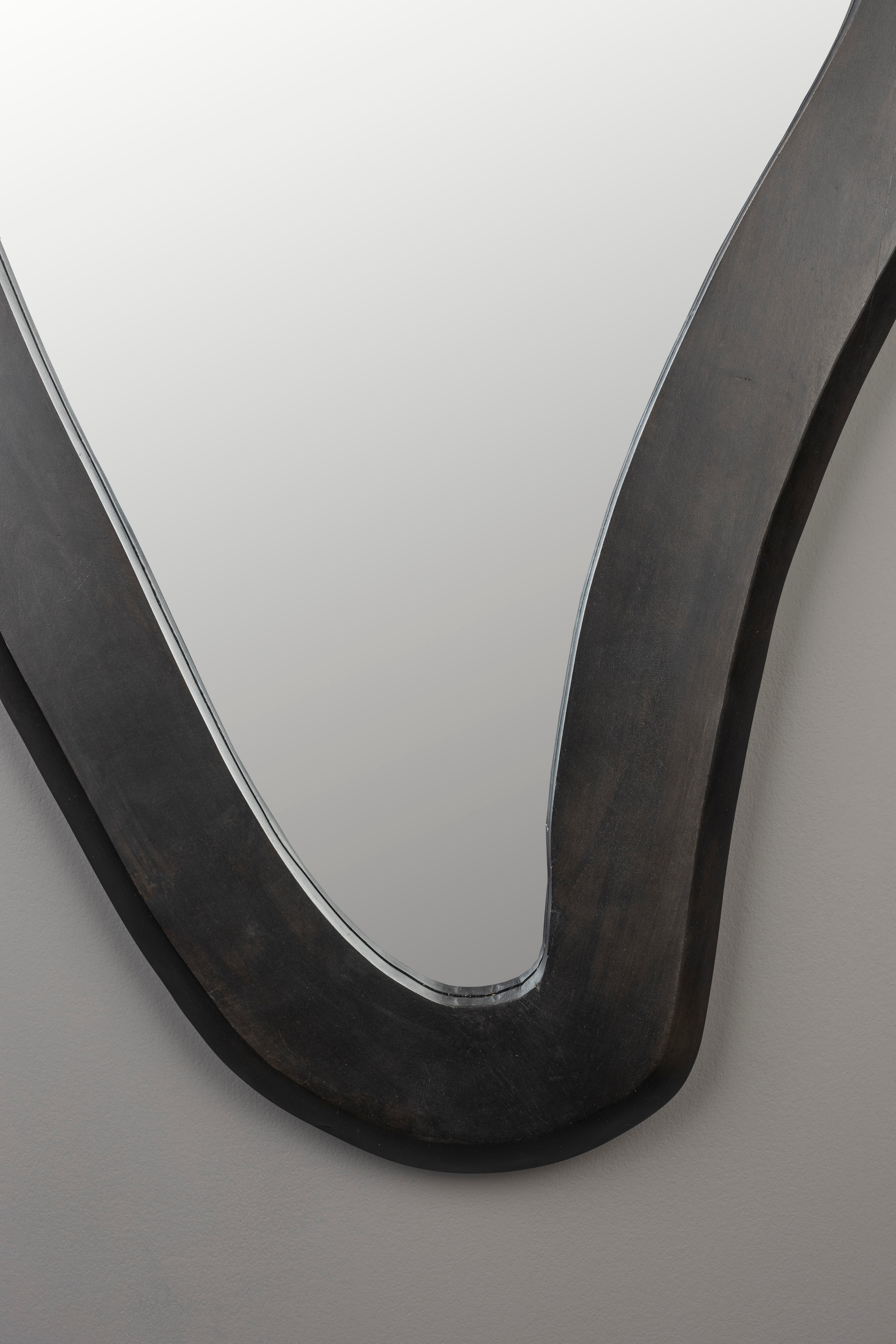 Spiegel Aren Wood in Schwarz präsentiert im Onlineshop von KAQTU Design AG. Spiegel ist von Dutchbone