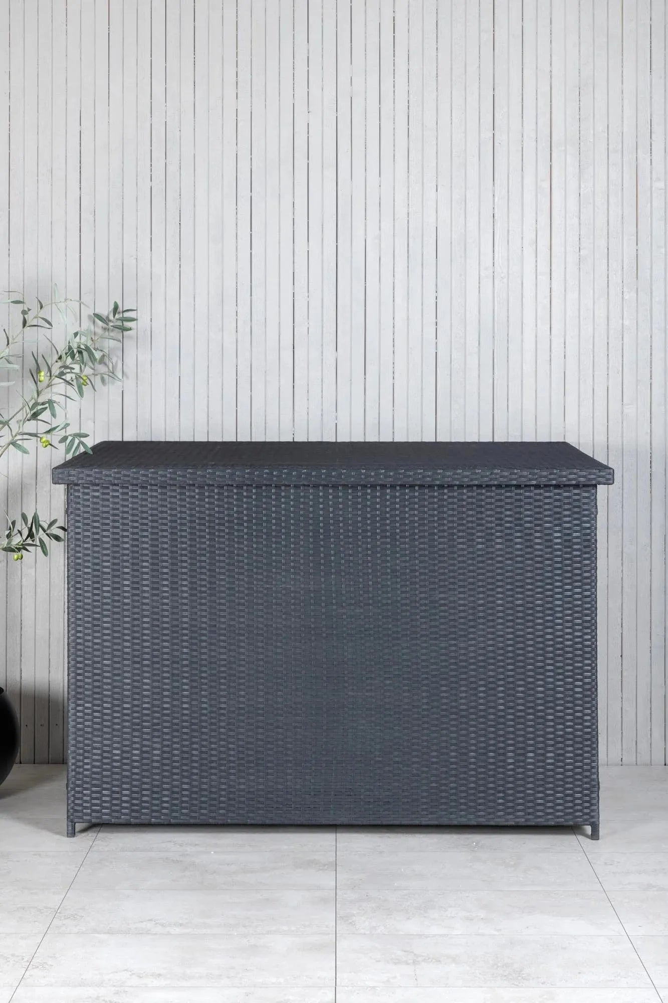 Wetterfeste Kissenbox von Venture Home, ideal für Garten oder Terrasse, mit großzügigem Stauraum und stilvollem Design.