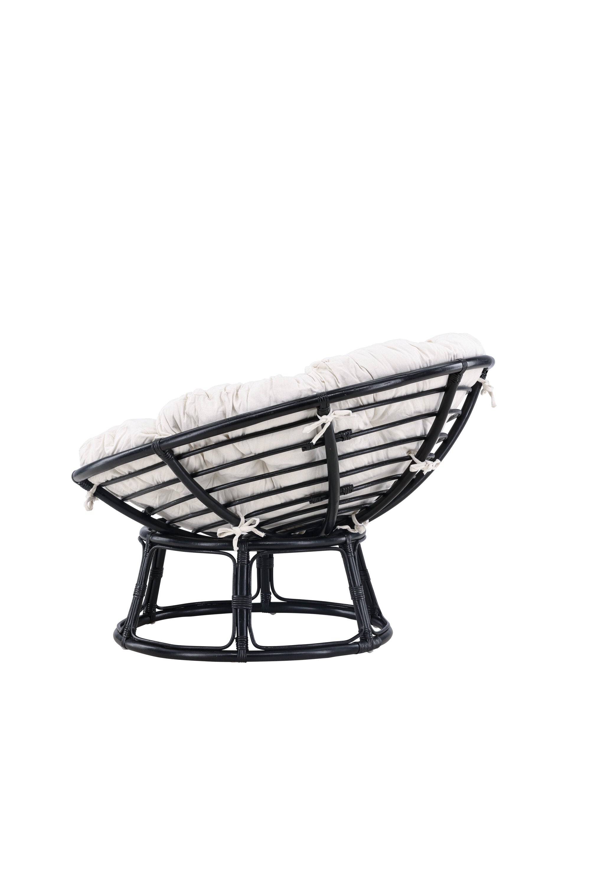 Genießen Sie stilvolles Outdoor-Wohnen mit dem Bonnie Loungesessel von Venture Home. Robustes Rattan, elegantes Schwarz und bequeme Kissen für entspannte Momente.