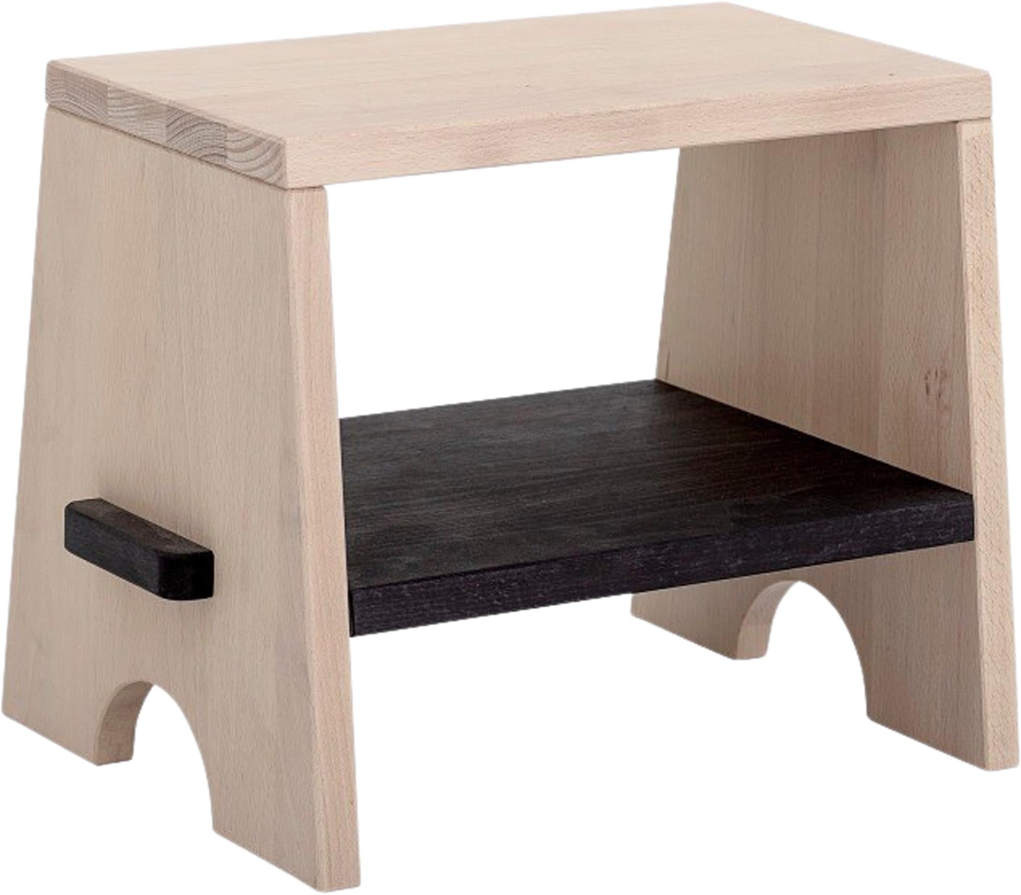 Ein stilvoller Hocker aus natürlicher Buche, ideal für Kinder. Robust, hochwertig und von Bloomingville Mini entworfen.