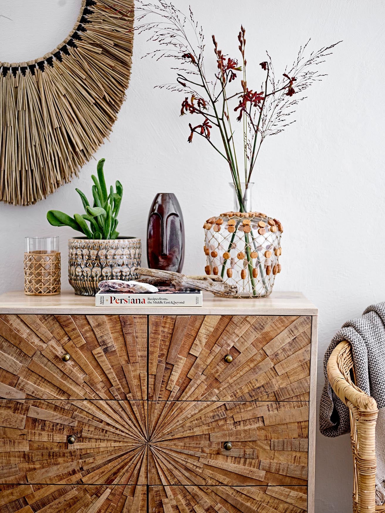 Daviid Vase, Braun, Steingut in Brown präsentiert im Onlineshop von KAQTU Design AG. Vase ist von Bloomingville