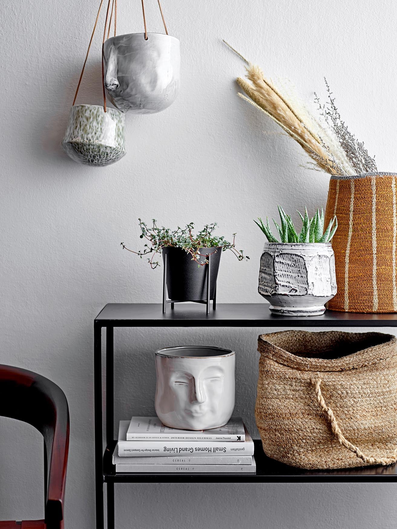 Moderner Ignacia Blumentopf aus weissem Steingut von Bloomingville.