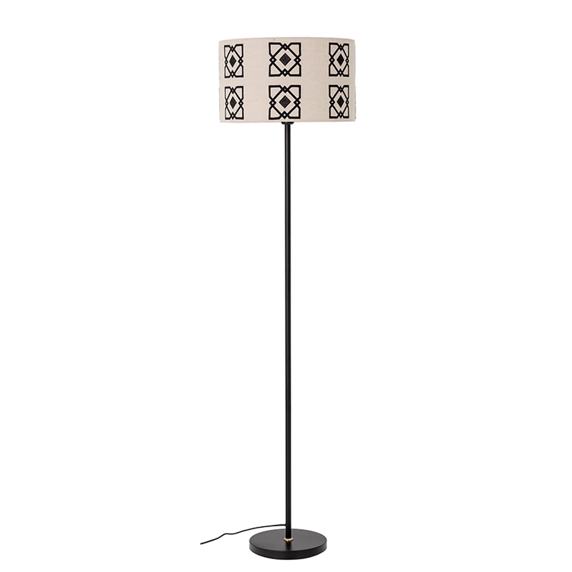 Elegante Selita Stehlampe aus schwarzem Metall mit Leinen-Schirm, ideal für stilvolle Beleuchtung in jedem Raum.