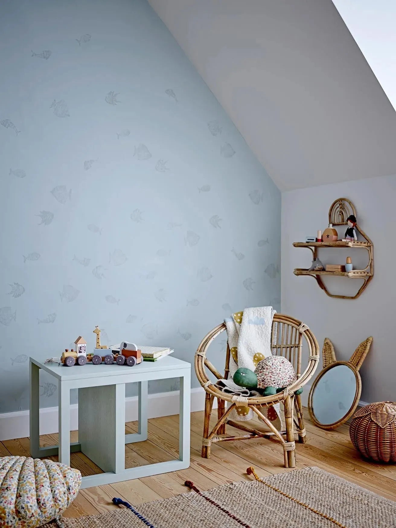 Fröhliches gelbes Kissen von Bloomingville Mini aus weichem Polyester.