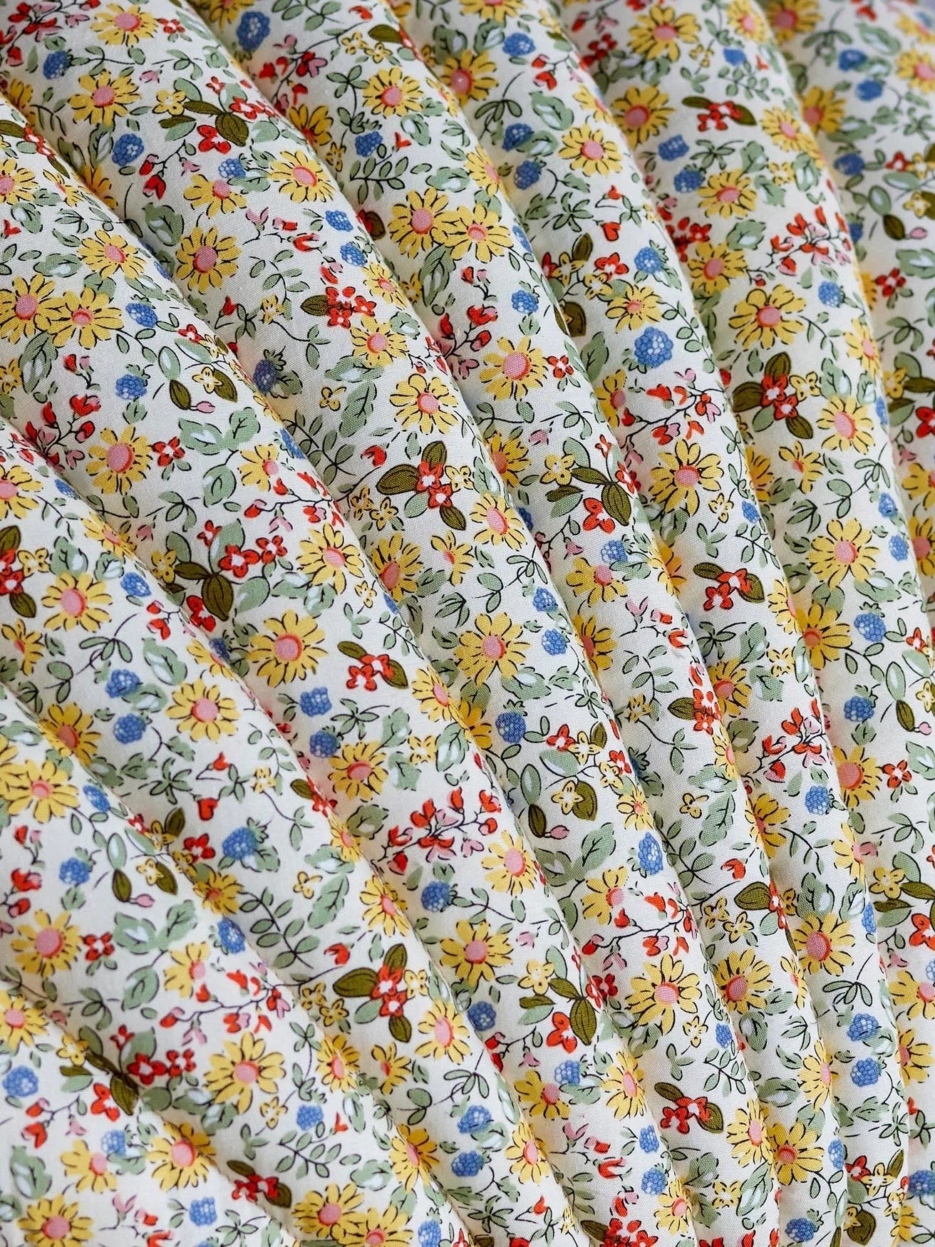 Leuchtend gelbes Fro Kissen von Bloomingville Mini, aus Polyester.