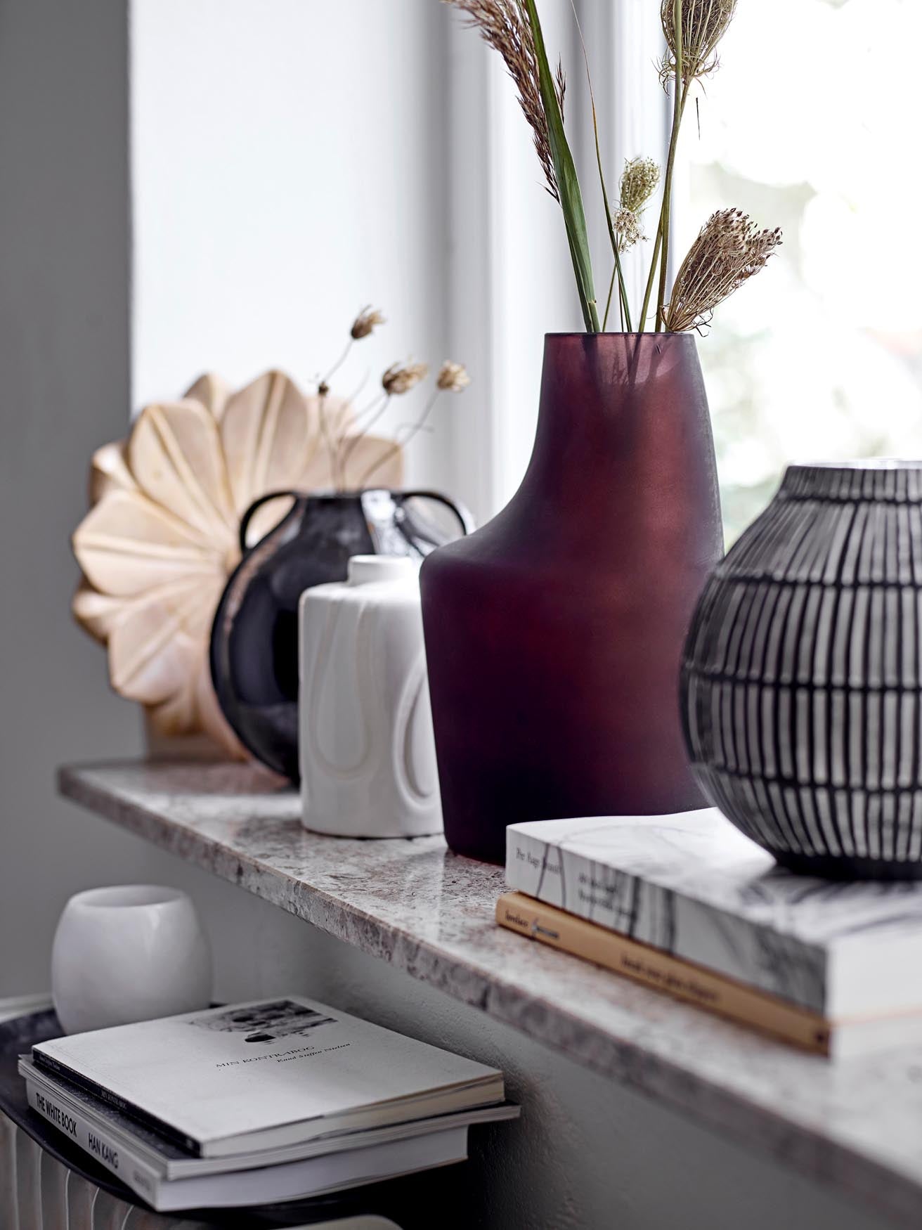 Elegantes Evi Tablett aus braunem Marmor von Bloomingville.