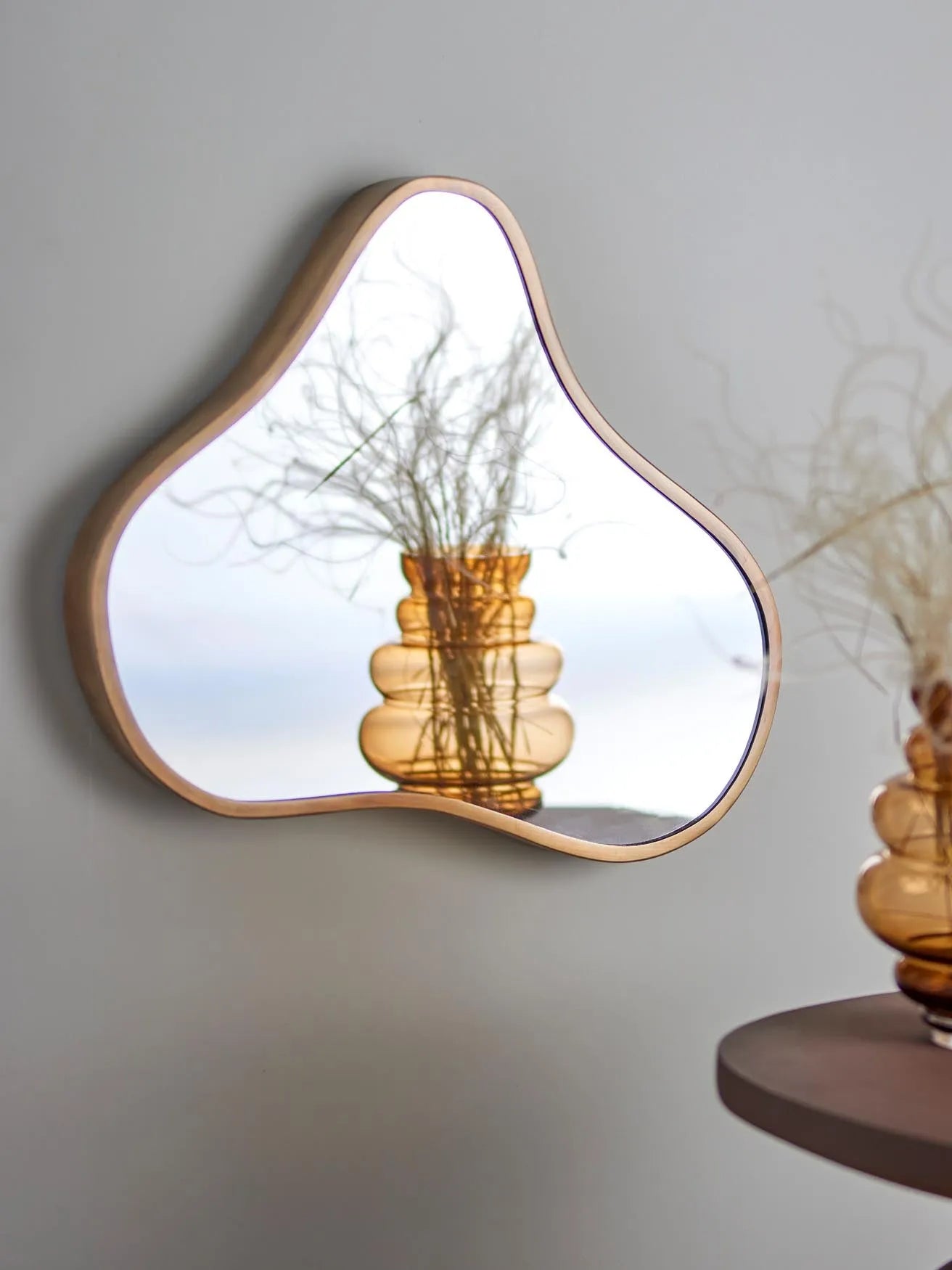 Abigail Spiegel, Messing, Metall in Gold präsentiert im Onlineshop von KAQTU Design AG. Spiegel ist von Bloomingville