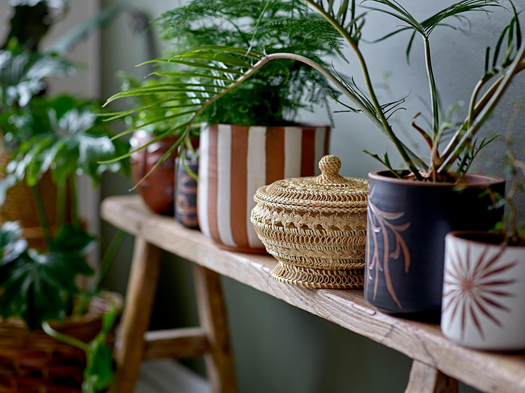 Abas Deko-Blumentopf, Braun, Terrakotta in Brown präsentiert im Onlineshop von KAQTU Design AG. Blumentopf ist von Bloomingville