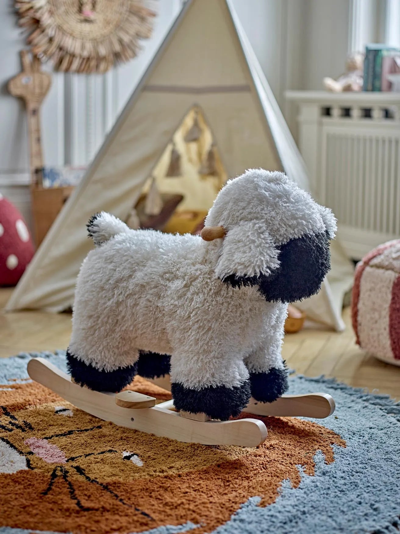 Leroy Teppich in Blau: Weicher Baumwollteppich für Kinderzimmer.