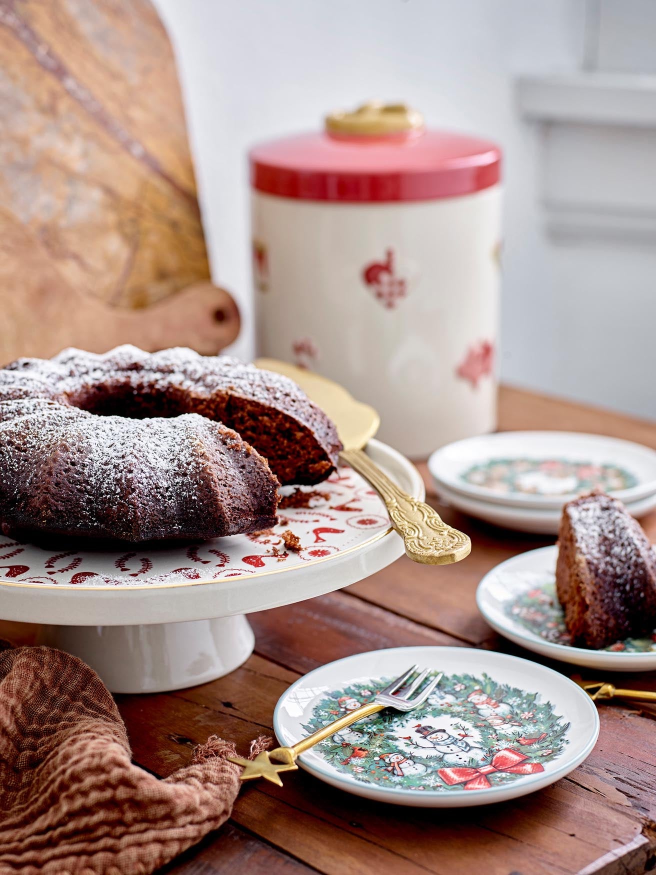 Jolly Kuchenteller, Rot, Steingut in Red präsentiert im Onlineshop von KAQTU Design AG. Kuchenuntersatz ist von Bloomingville