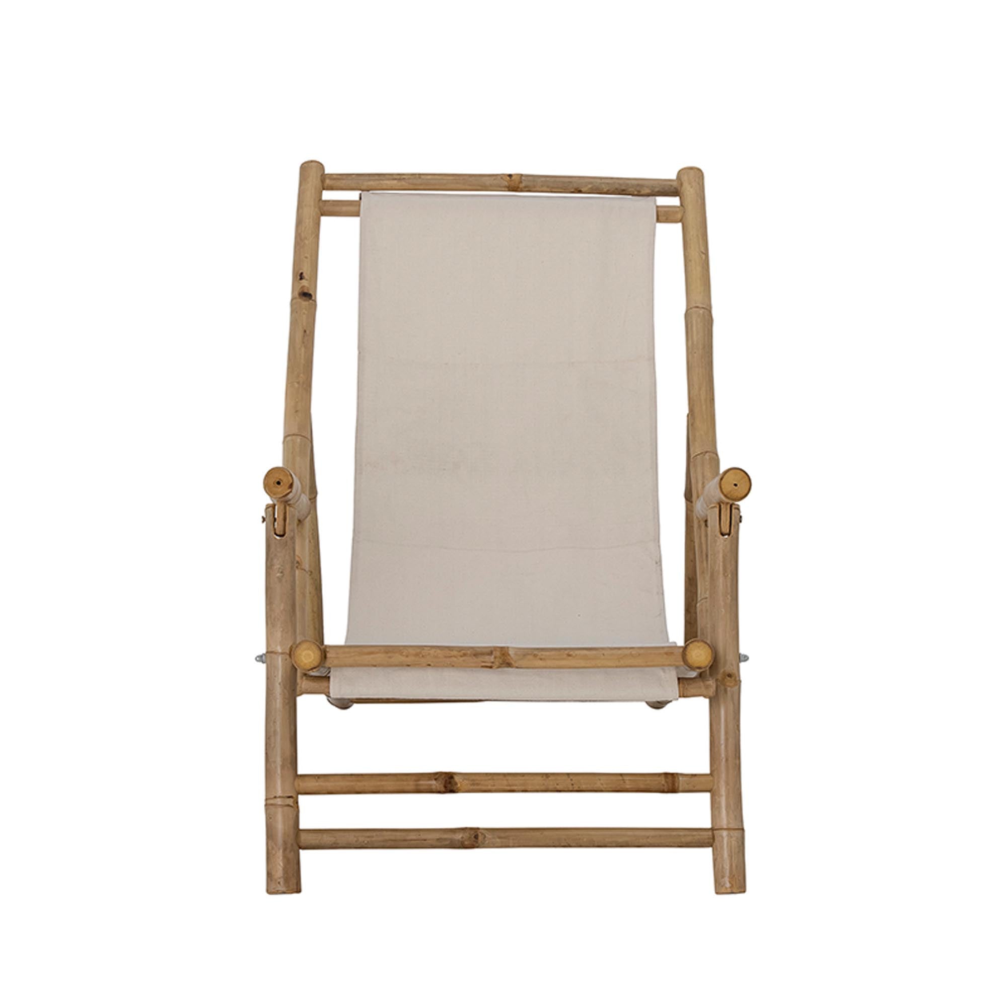 Entspannen Sie stilvoll im Korfu Liegestuhl von Bloomingville – aus nachhaltigem Bambus, ideal für Garten und Terrasse.