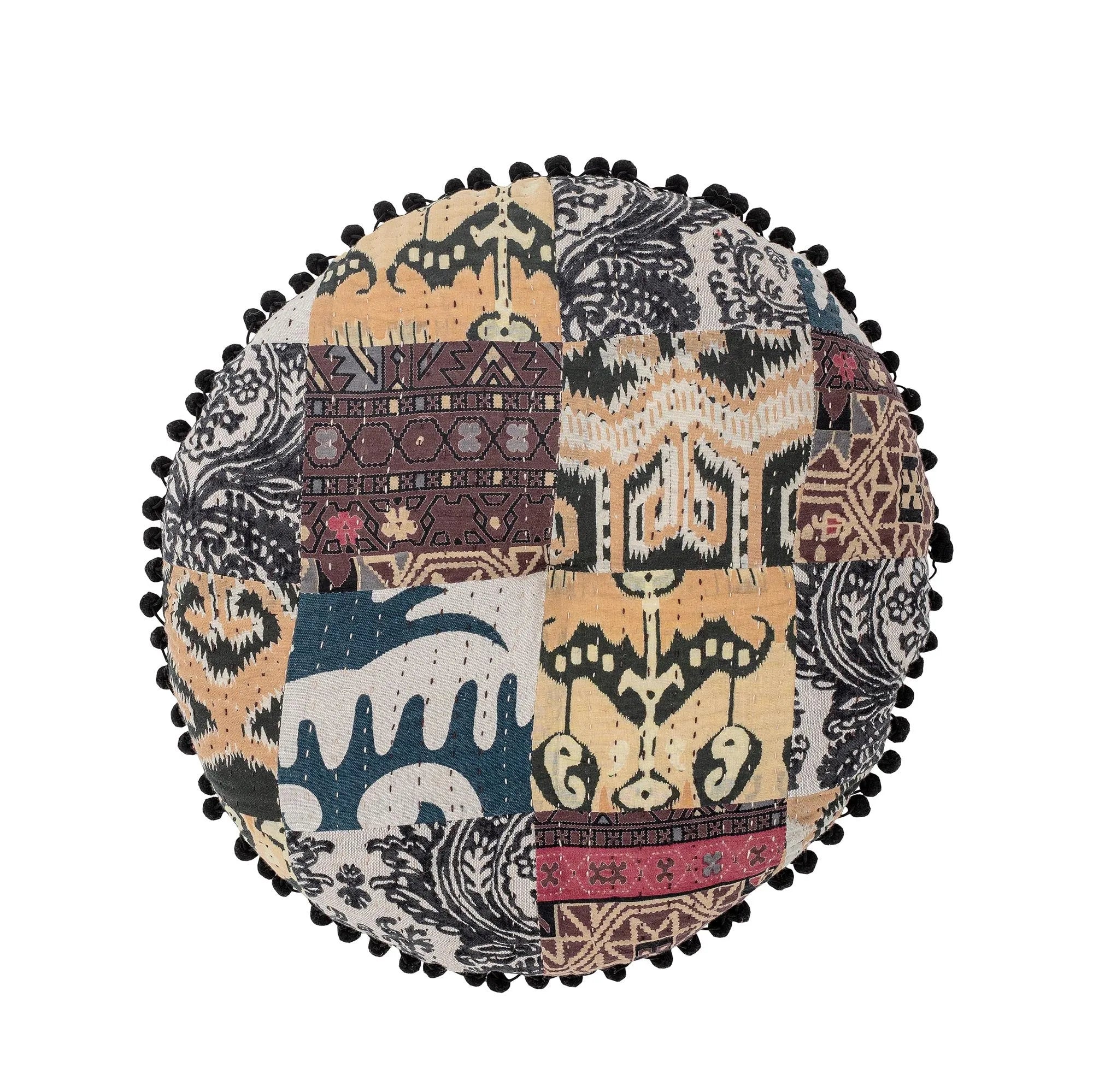Elegantes Maku Kissen aus 100% Baumwolle, braun, mit charmanten Quasten. Perfekt für boho-chic und moderne Wohnstile.