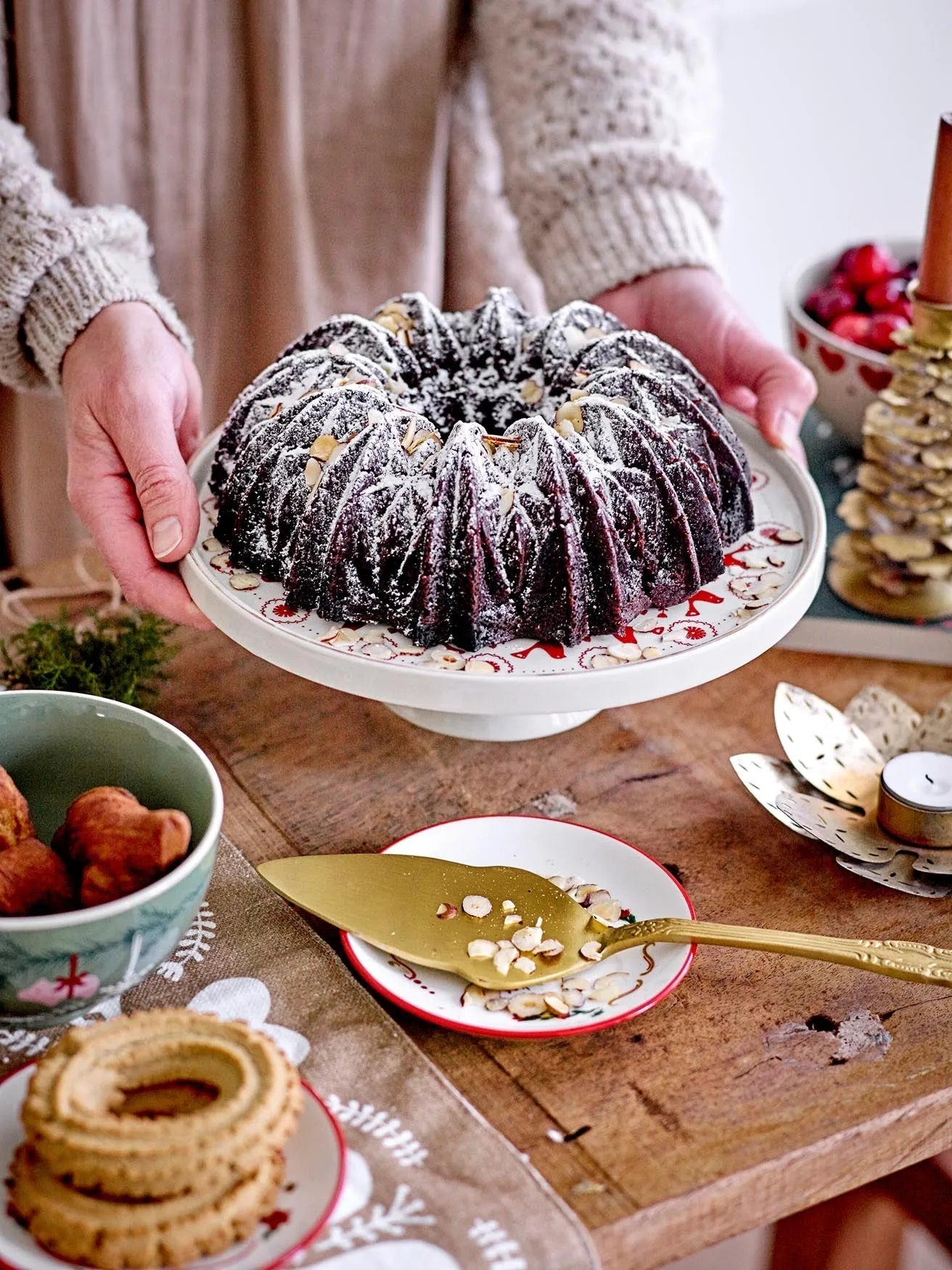 Yule Schale in Grün aus Steingut von Bloomingville, stilvoll und modern.