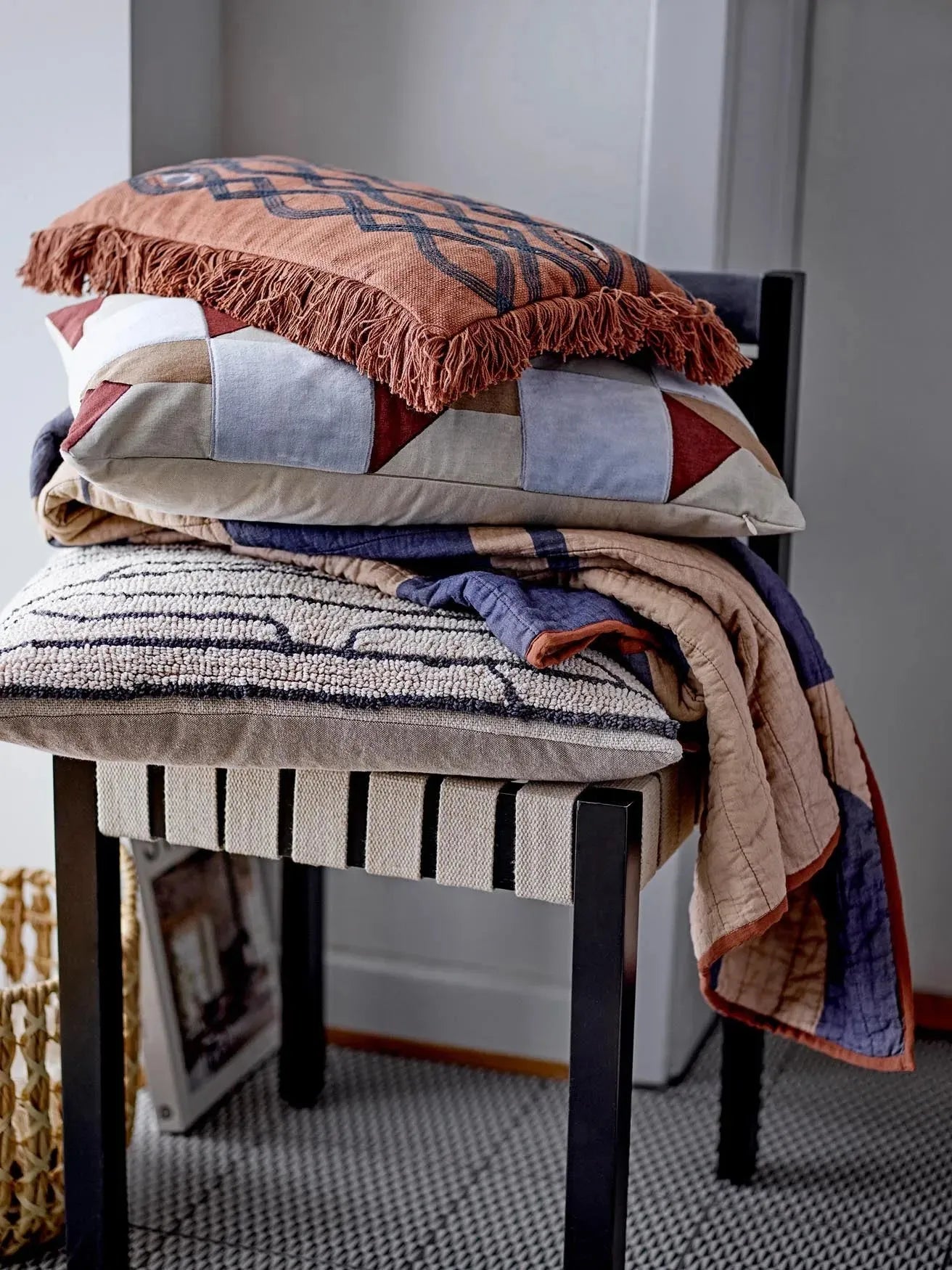Eleganter Roosi Quilt in Blau, 100% Baumwolle, von Bloomingville.