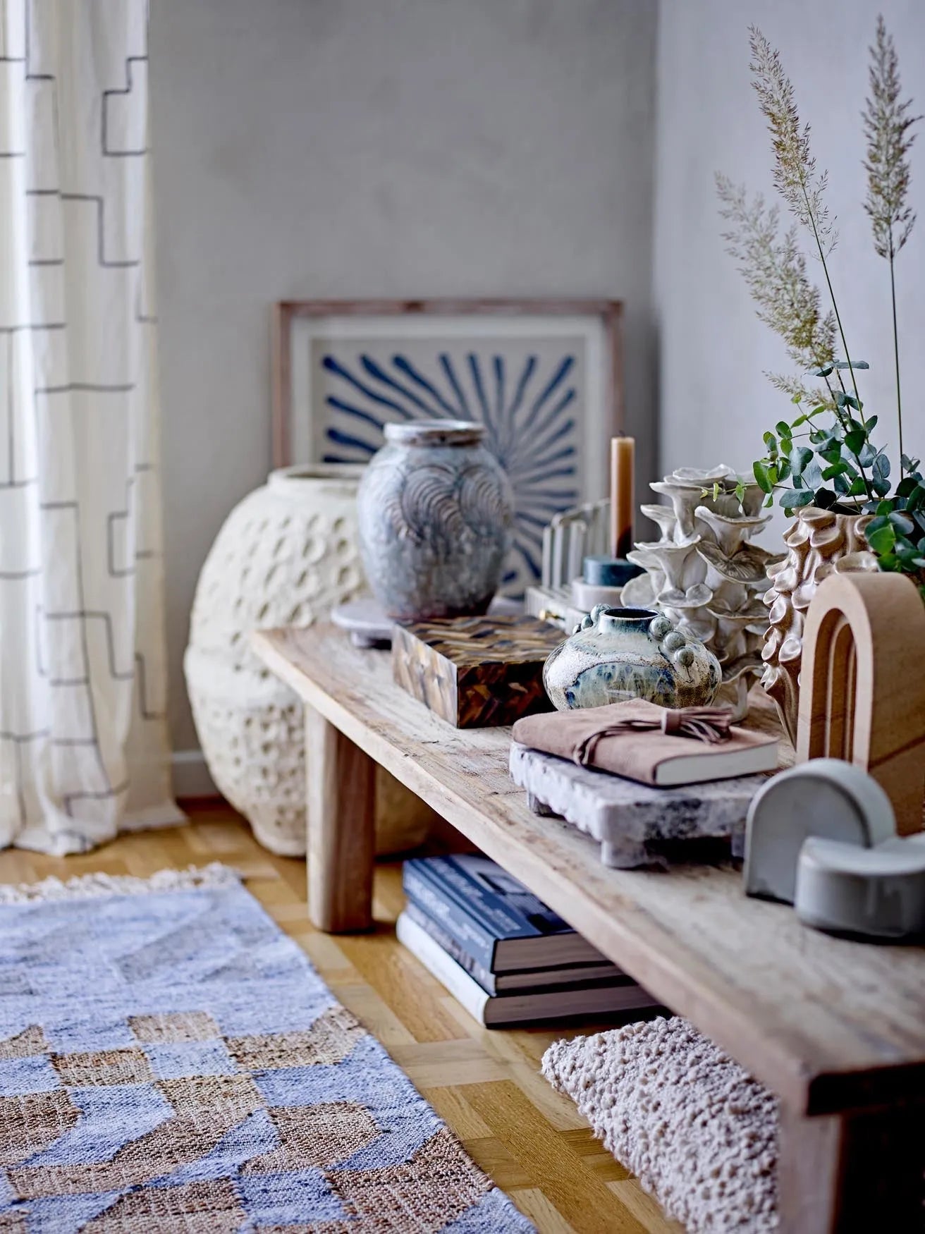 Moderne Darri Deko aus grauem Steingut von Bloomingville.