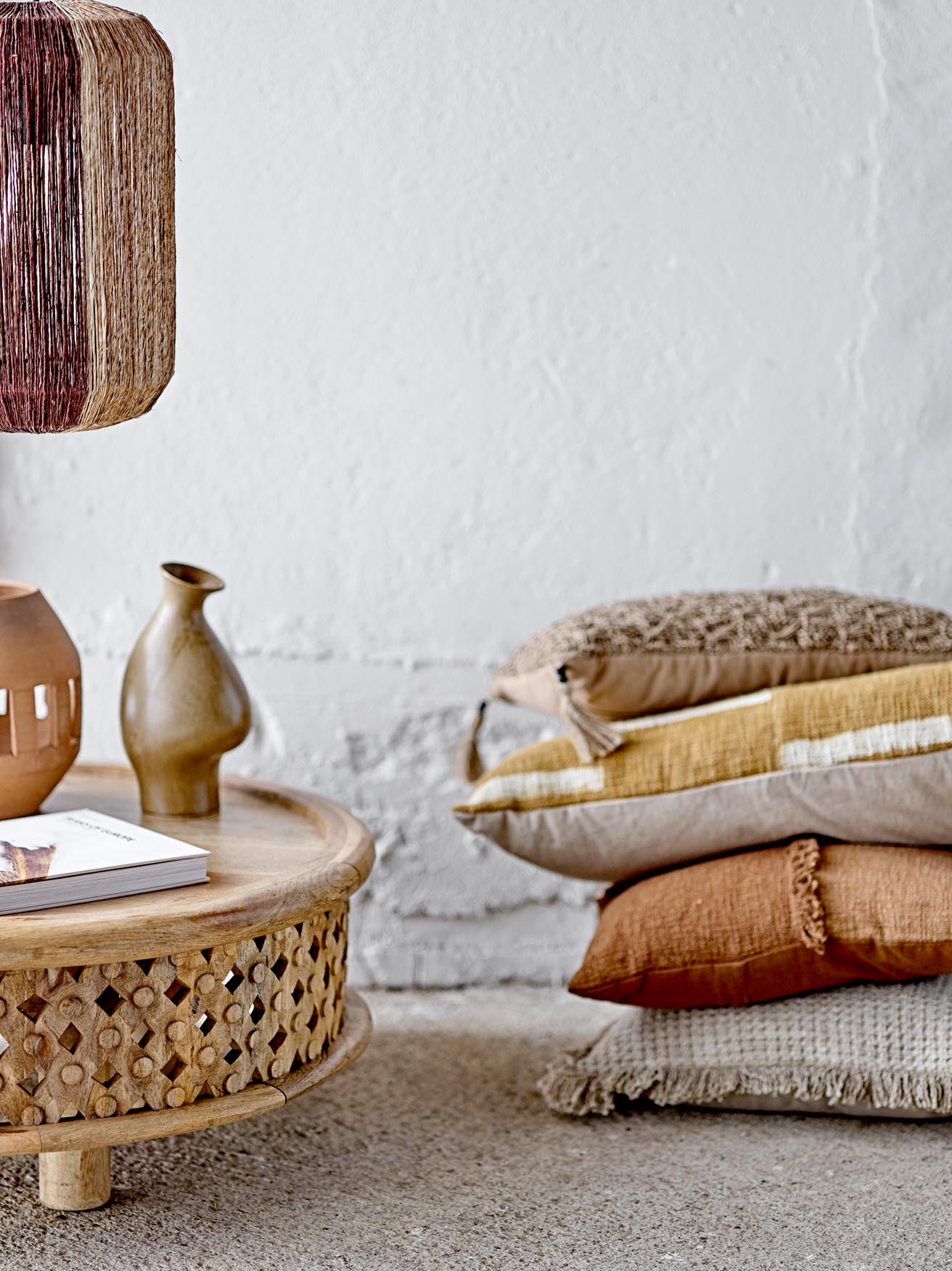 Celin Vase Braun: Handgefertigte Steingut-Ästhetik von Bloomingville.