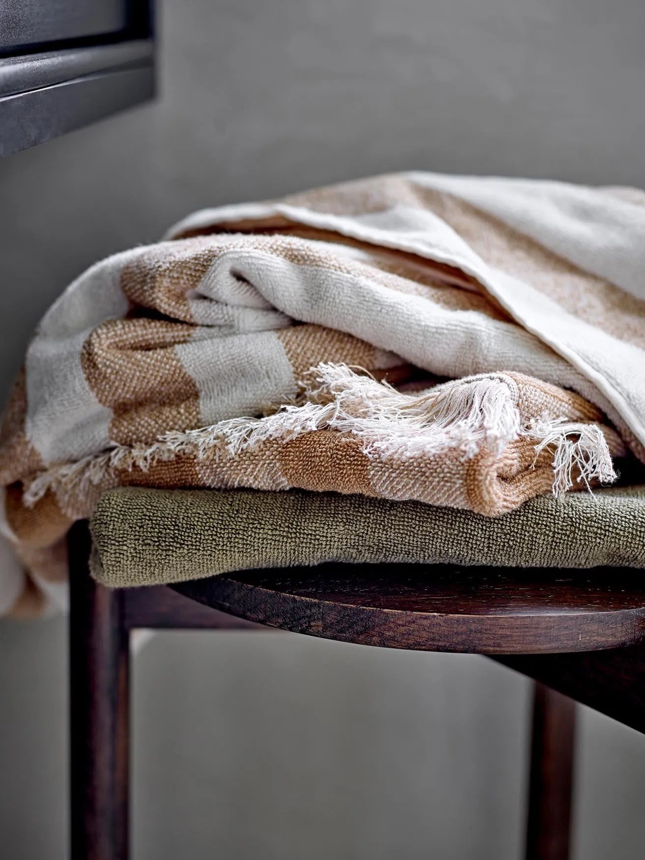 Elaia Handtuch, Braun, Baumwolle in Brown präsentiert im Onlineshop von KAQTU Design AG. Handtuch ist von Bloomingville