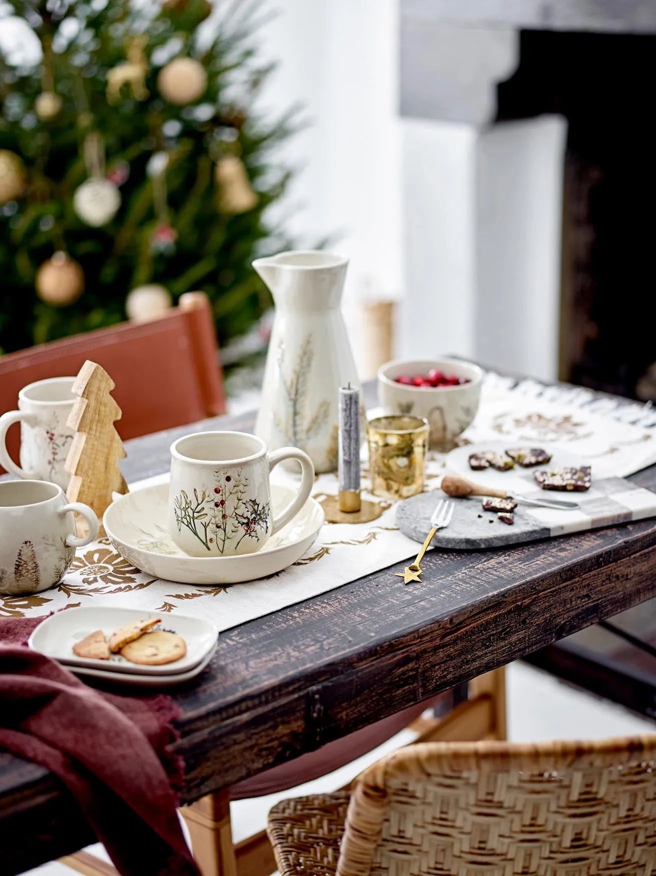 Hollie Becher, Grün, Steingut in Green präsentiert im Onlineshop von KAQTU Design AG. Tasse ist von Bloomingville