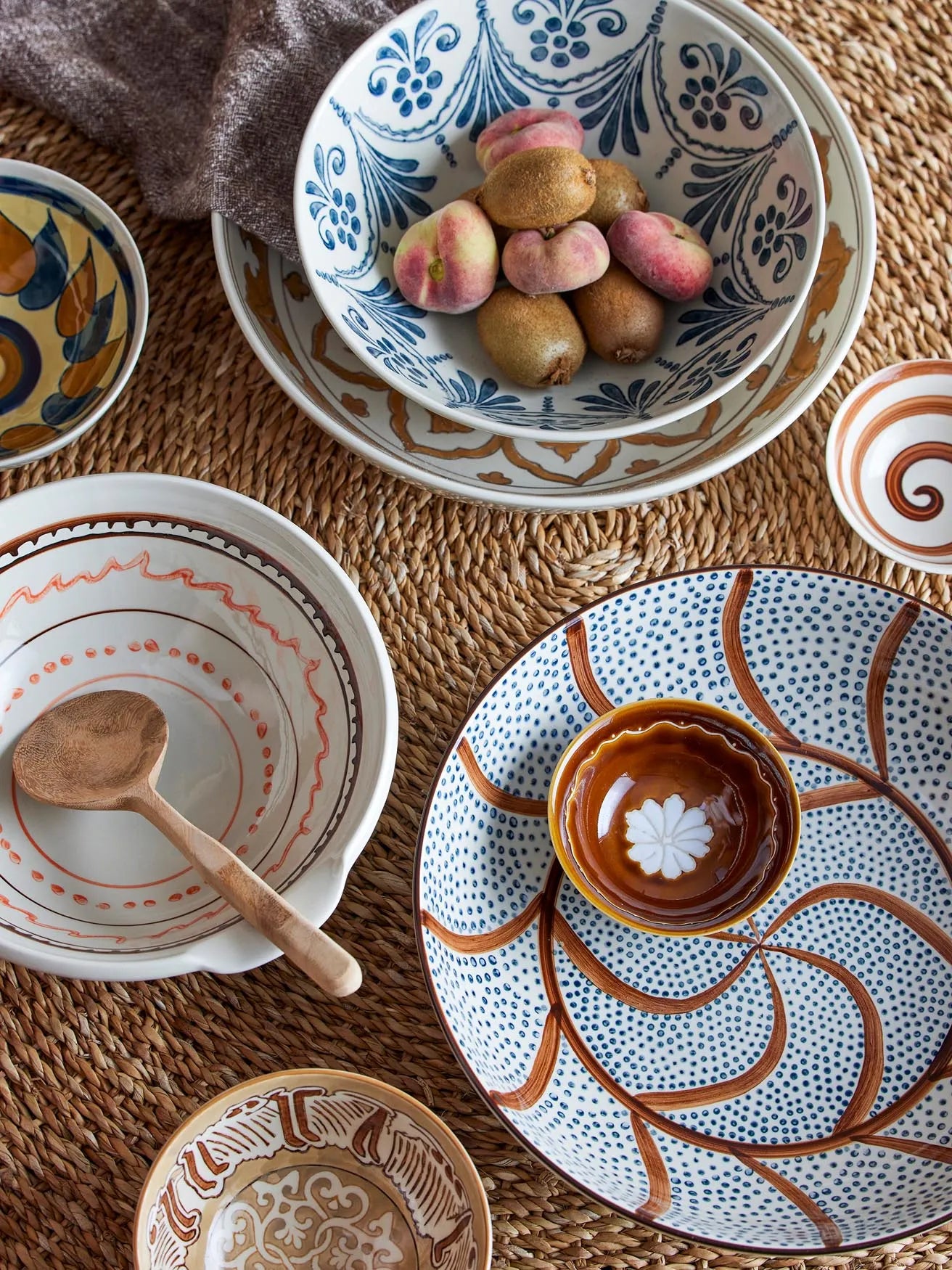 Elegante Heikki Schale aus braunem Steingut von Bloomingville.