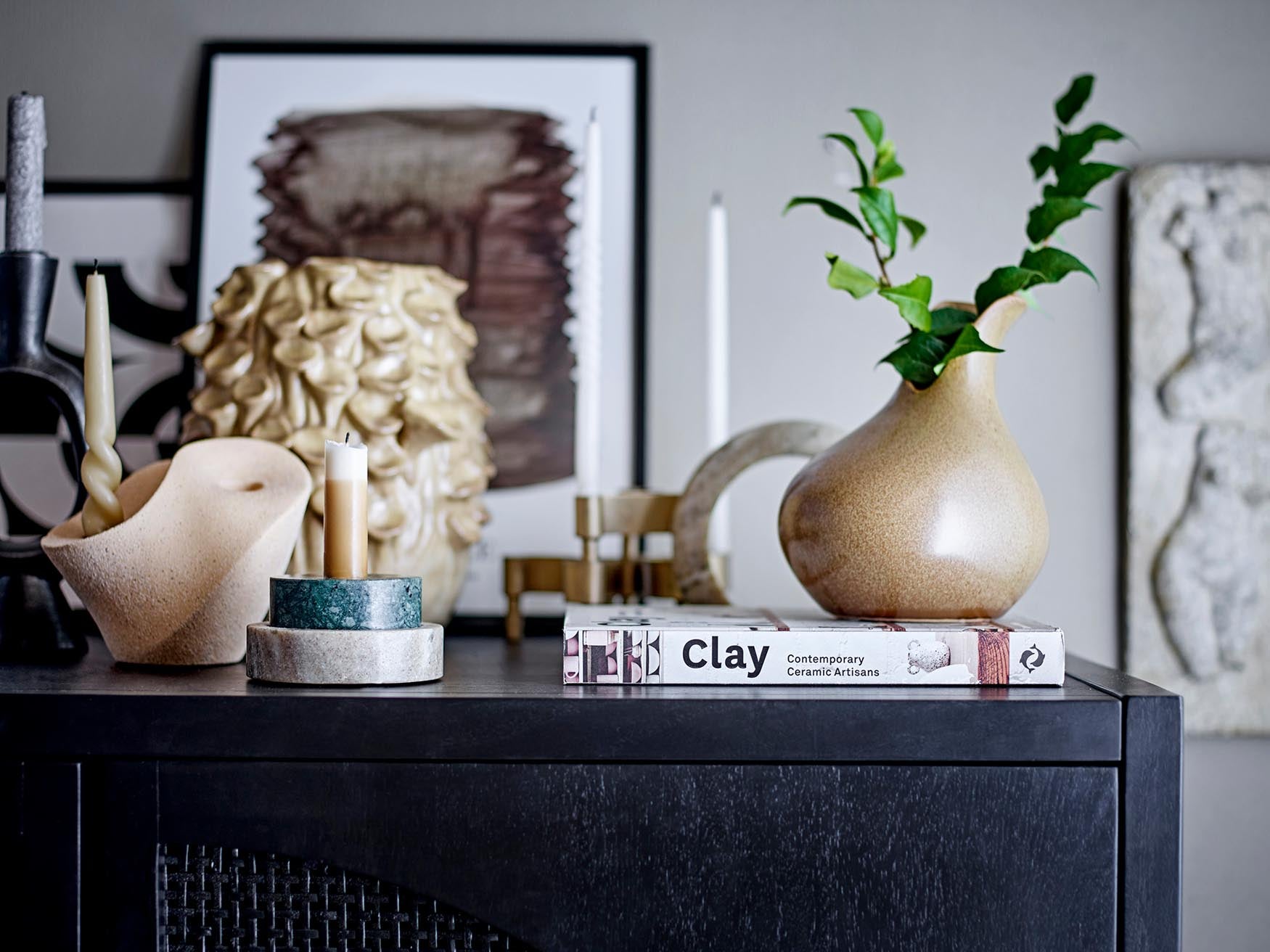 Bijan Kerzenhalter, Schwarz, Polyresin in Black präsentiert im Onlineshop von KAQTU Design AG. Kerzenständer ist von Bloomingville
