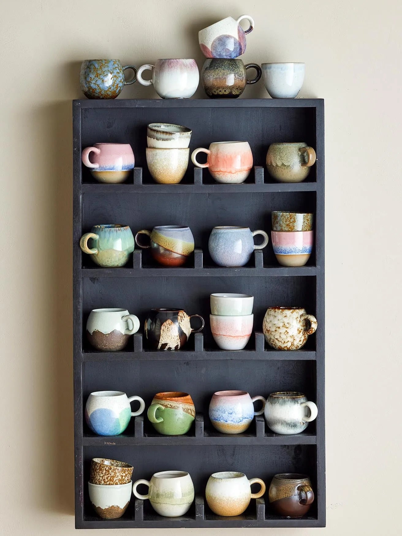 Paula Tasse, Grau, Steingut in Grey präsentiert im Onlineshop von KAQTU Design AG. Tasse ist von Bloomingville