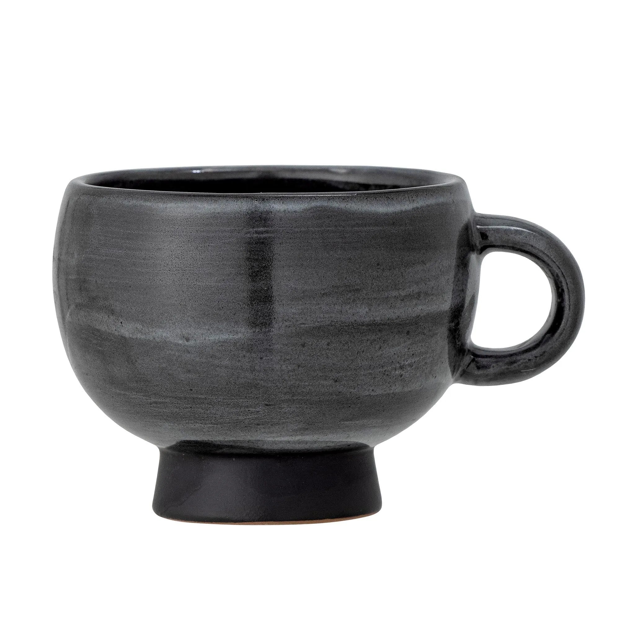 Elegante Emilo Tasse aus grauem Steingut von Bloomingville, handgefertigte Glasur, langlebig, spülmaschinenfest, skandinavisches Design.