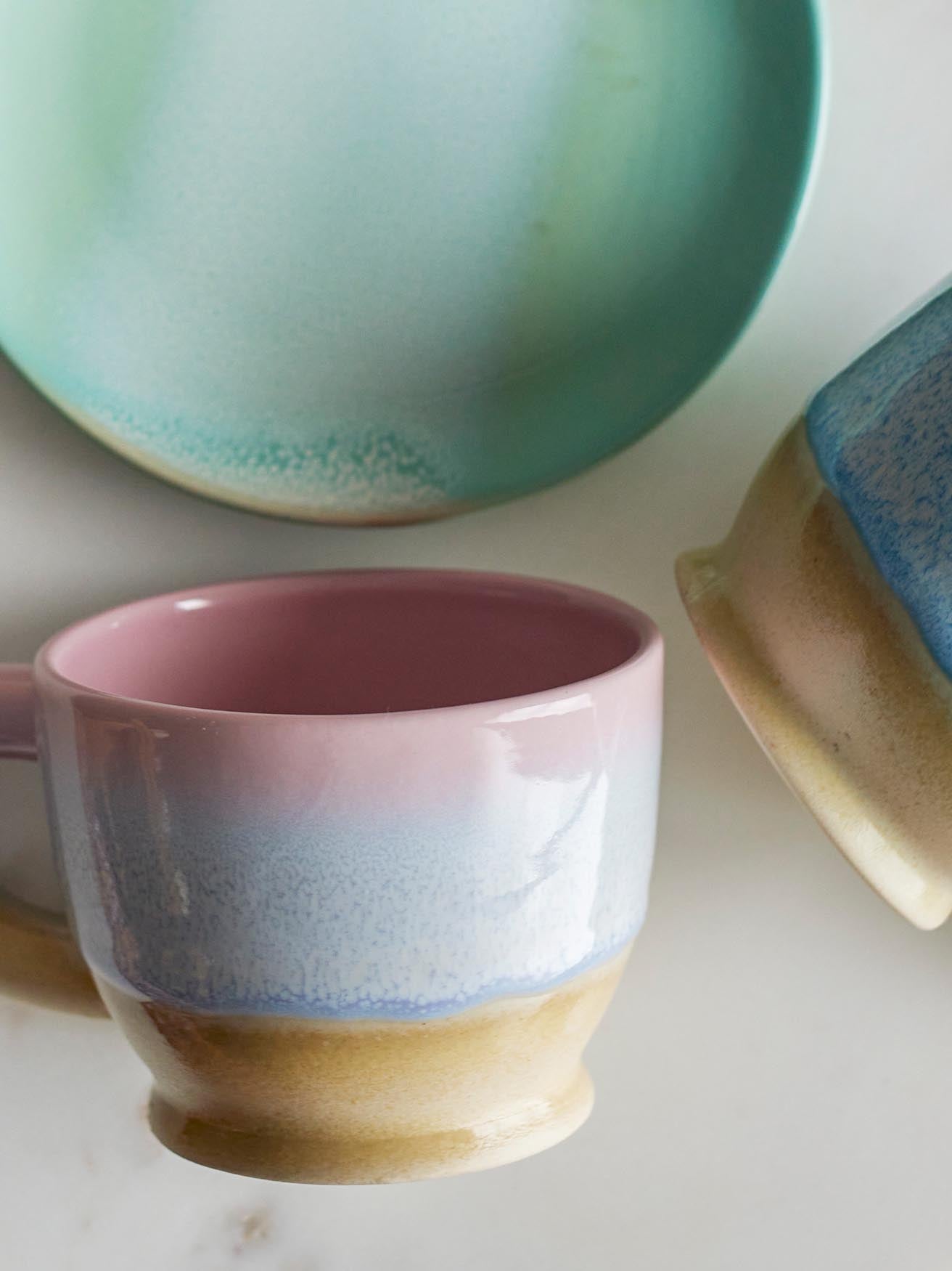 Eleganter Safie Becher in Rosé aus hochwertigem Steingut von Bloomingville.