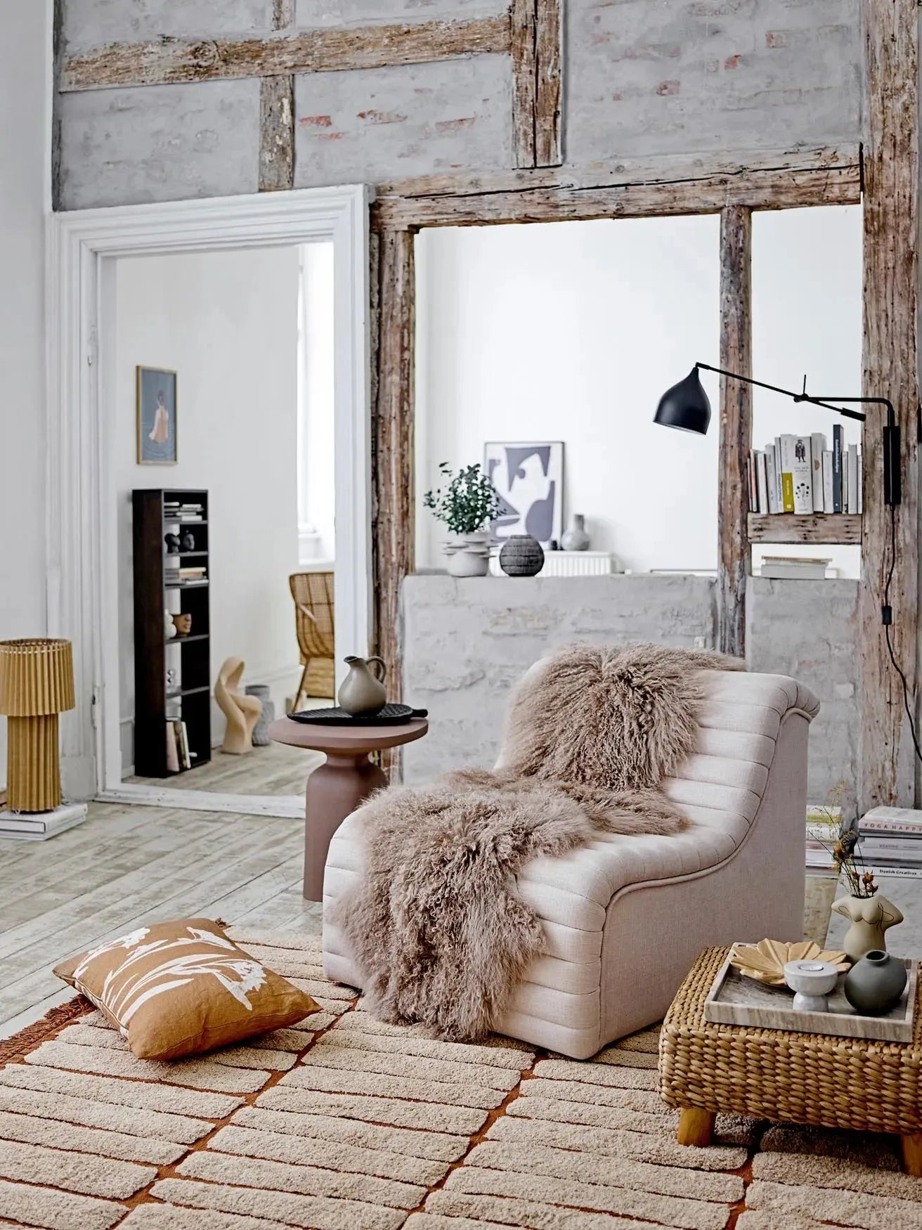 Majsa Tablett: Luxuriöser brauner Marmor von Bloomingville.