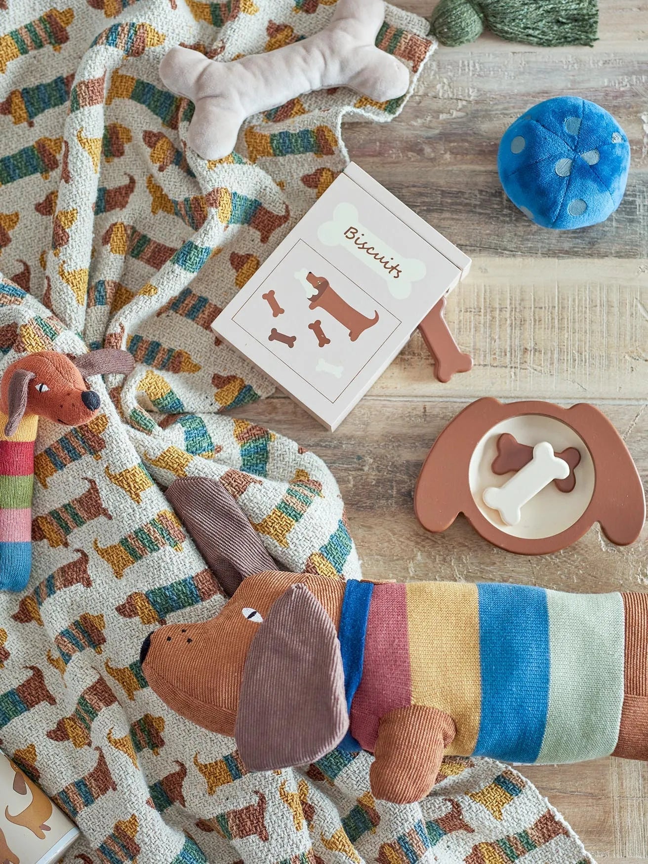 Gemütliche braune Decke aus recycelter Baumwolle von Bloomingville.