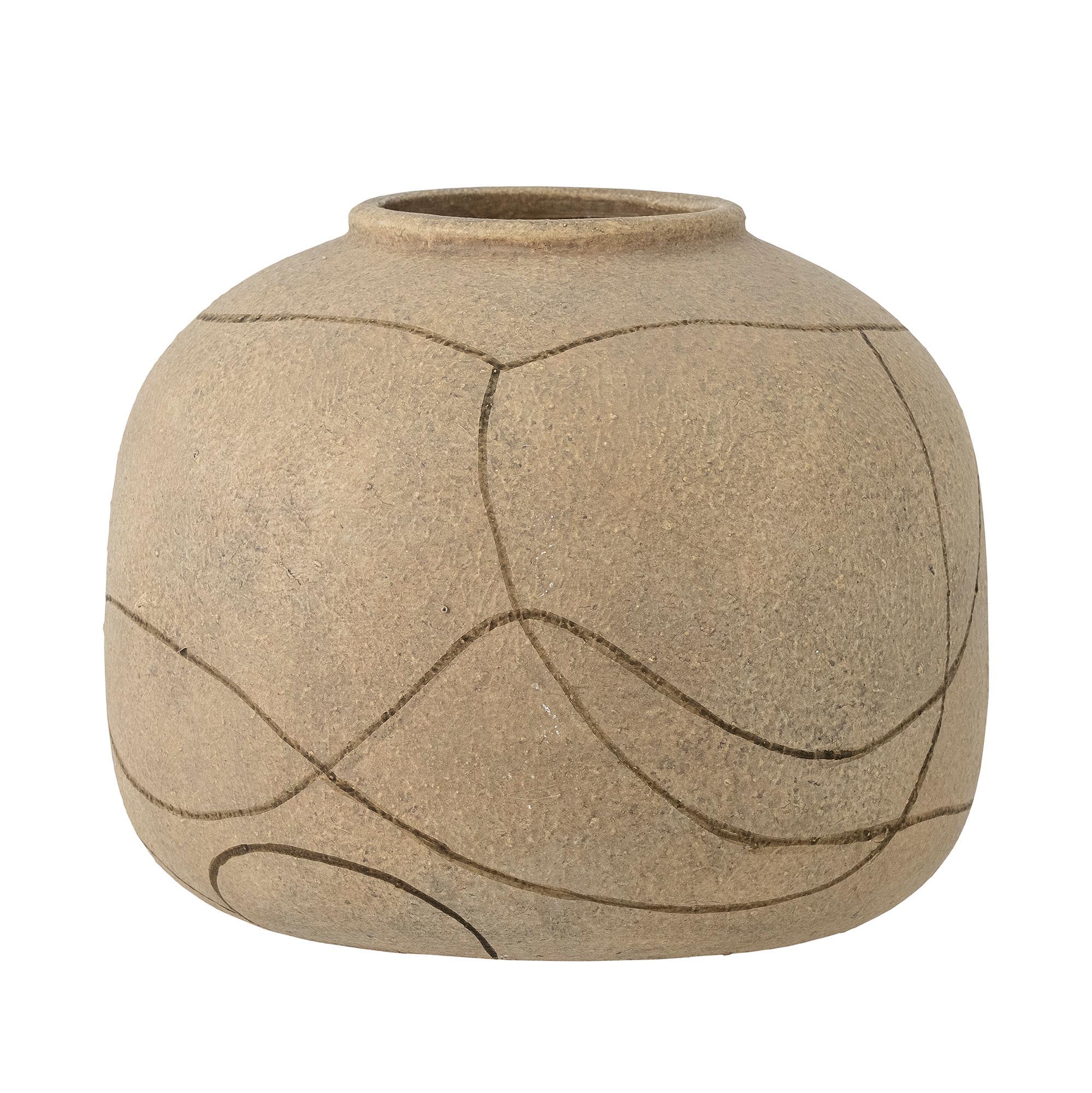 Niza Deko-Vase von Bloomingville: Handbemalte Terrakotta, rustikale Eleganz, ideal für getrocknete Blumen, einzigartiges Deko-Highlight.