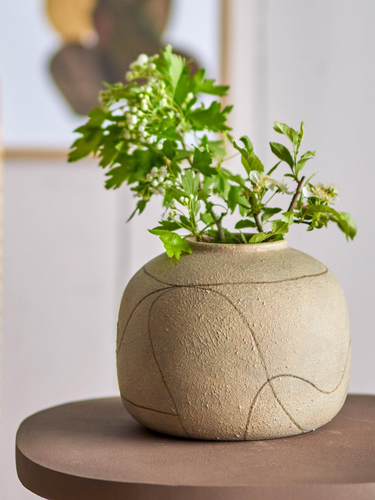 Niza Vase aus Terrakotta: Natürliche Eleganz von Bloomingville.