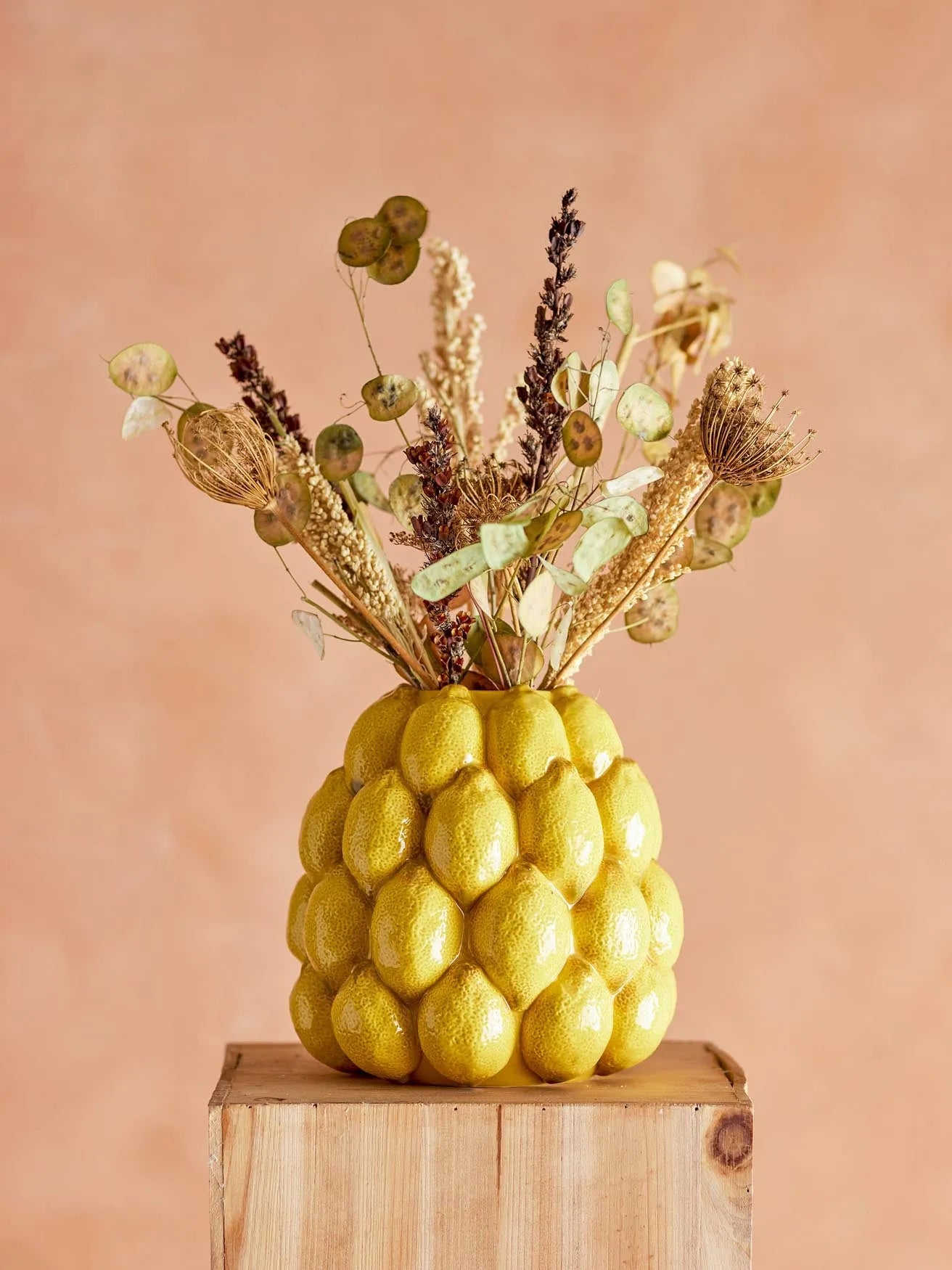 Leuchtend gelbe Limone Vase aus Steingut von Creative Collection.