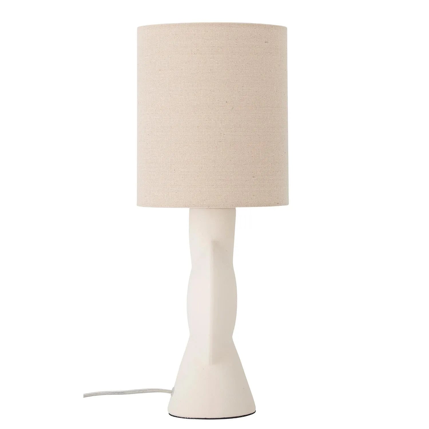 Die Sergio Tischlampe von Bloomingville vereint skandinavische Eleganz mit robustem Steingut und sanftem Leinenlicht.