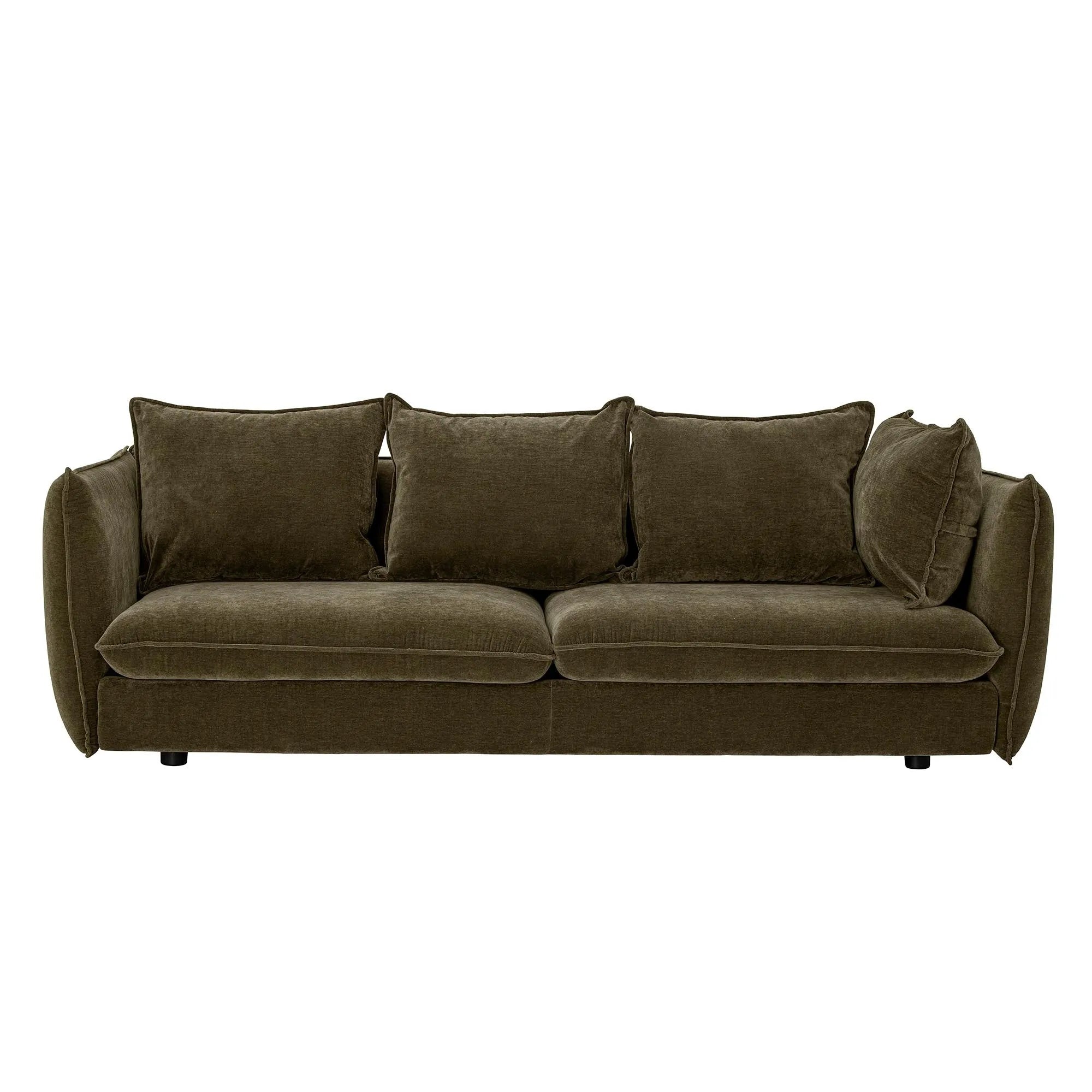 Elegantes Austin Sofa in staubigem Grün, weicher Samt, recyceltes Polyester, hoher Komfort, stilvolle Falten, langlebig.