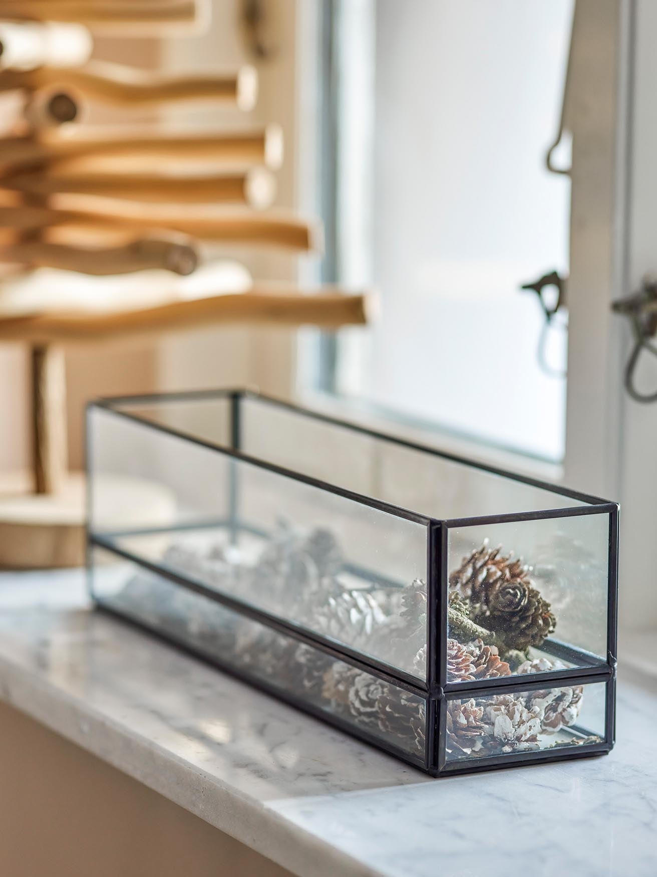 Filula Teelichthalter, Schwarz, Glas in Black präsentiert im Onlineshop von KAQTU Design AG. Teelichthalter ist von Bloomingville